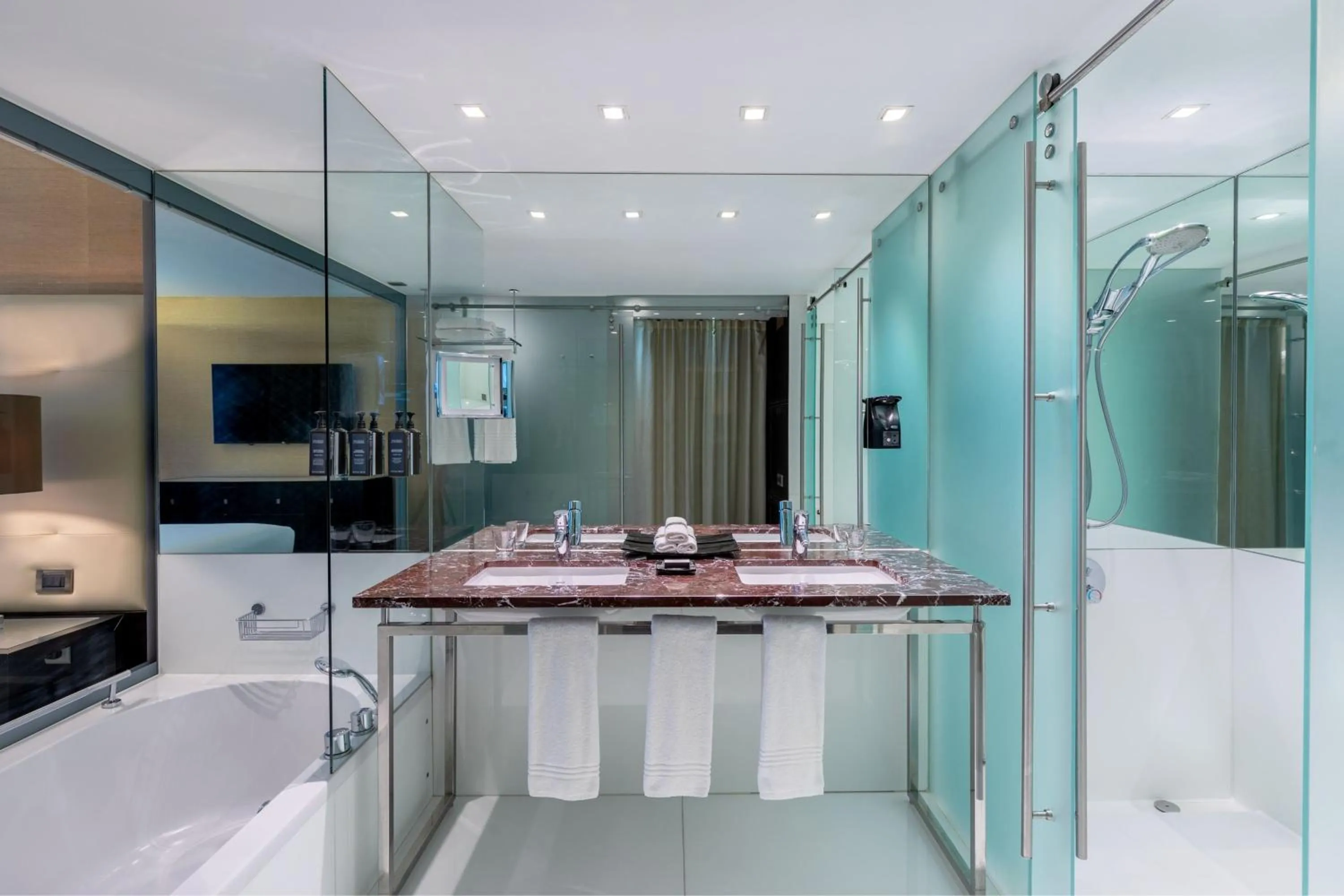 Bathroom in Sheraton Lisboa Hotel & Spa