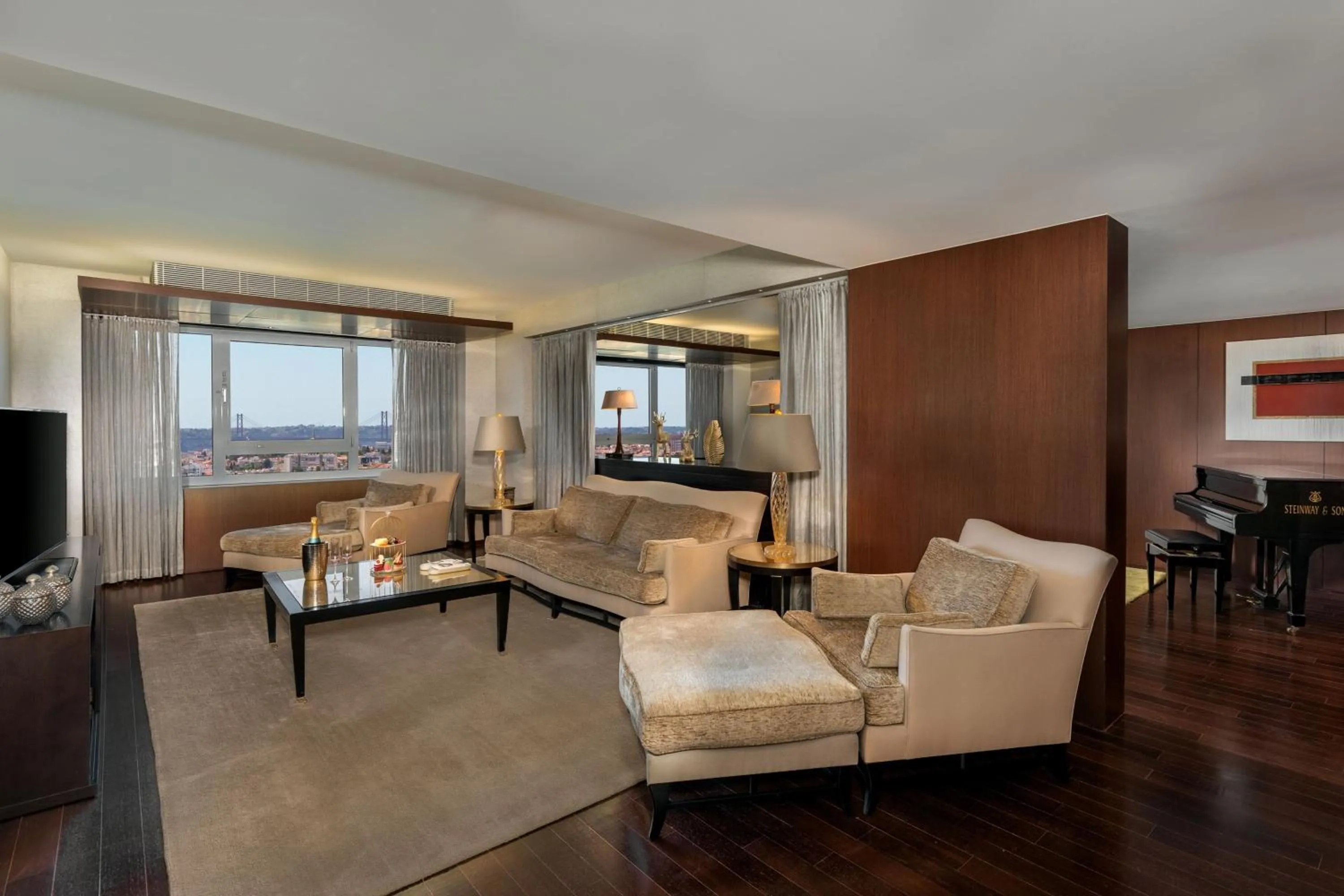 Living room in Sheraton Lisboa Hotel & Spa