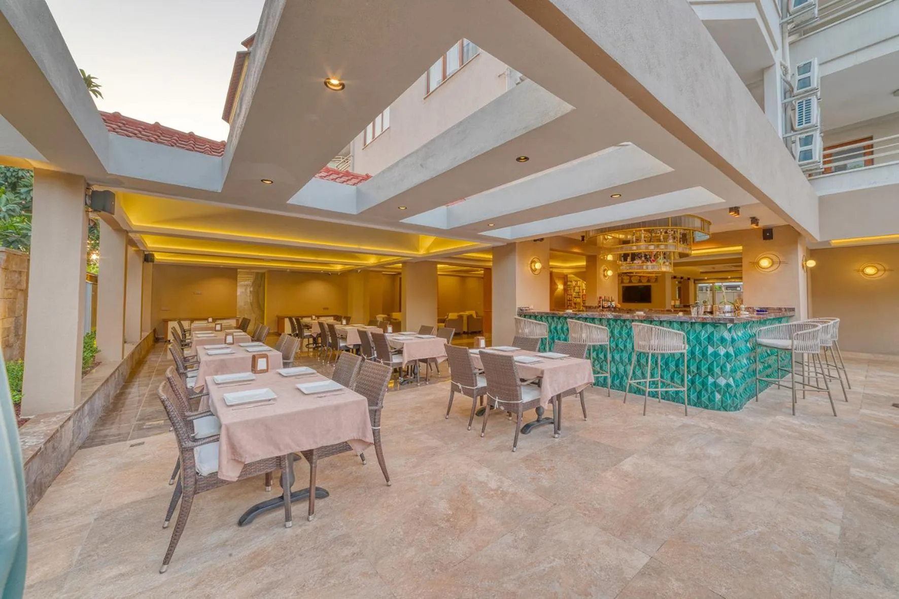 Restaurant/places to eat in Yeniacun Apart Hotel