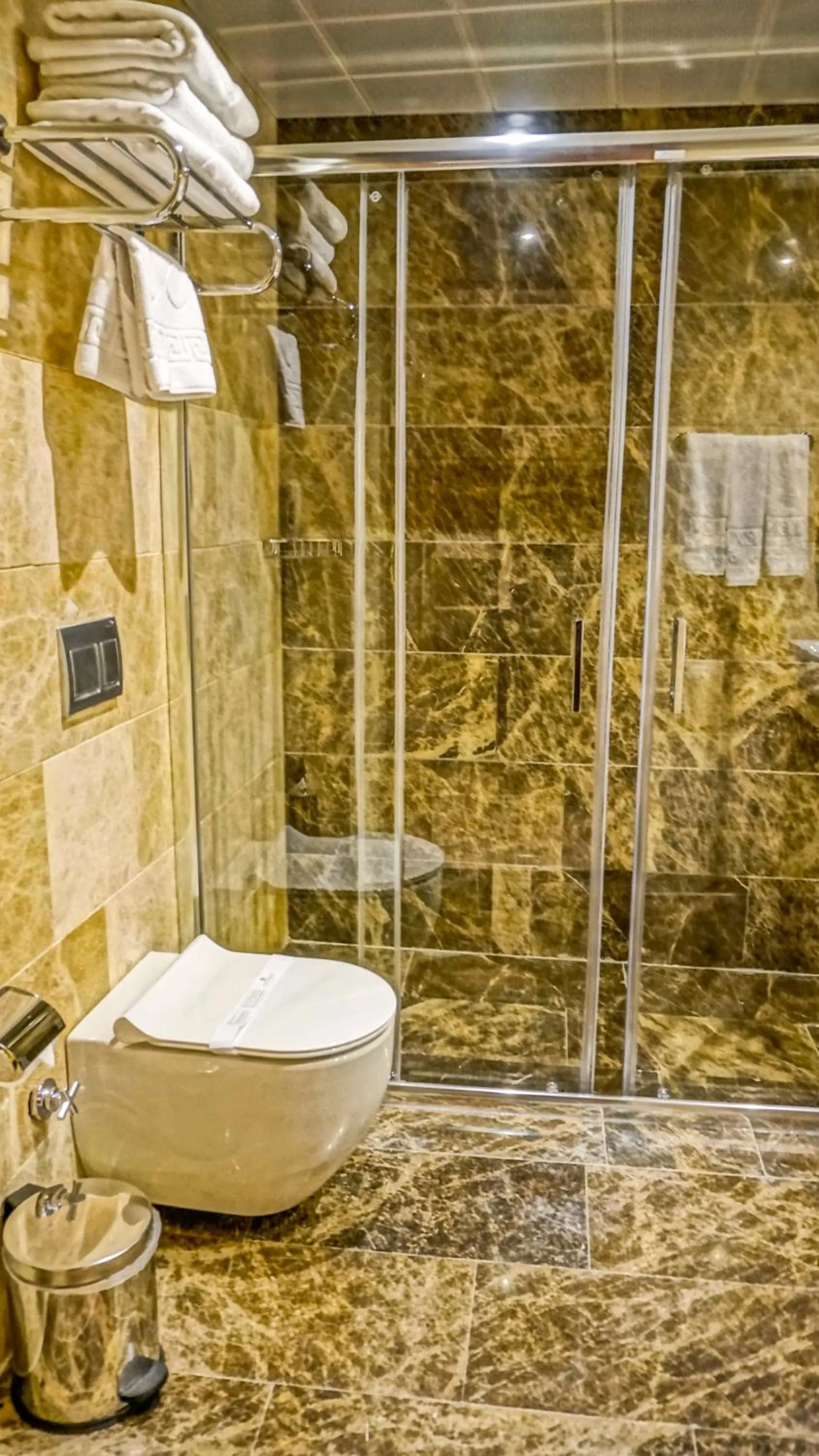 Bathroom in Extenso Hotel