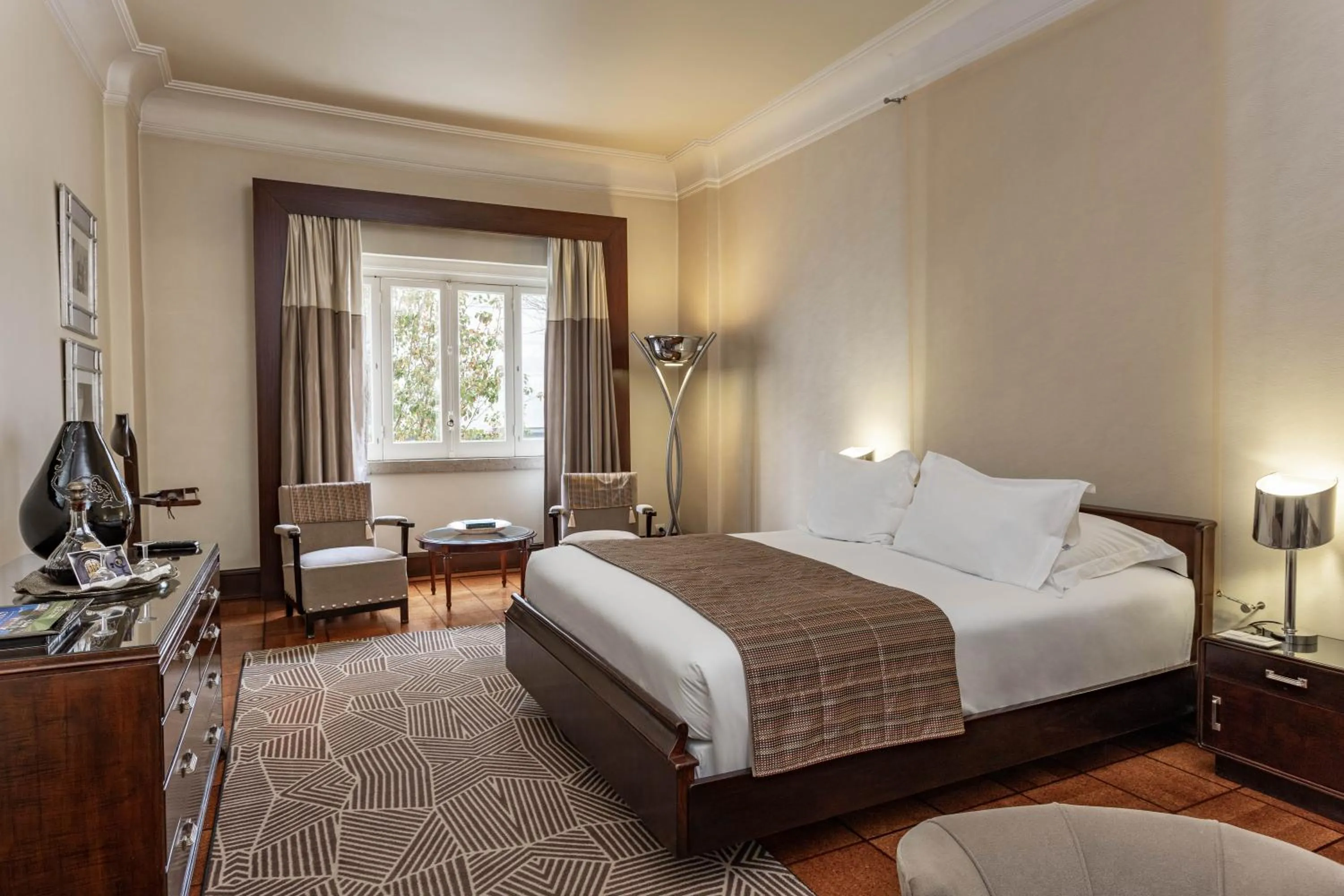 Bedroom, Bed in Hotel Britania Art Deco - Lisbon Heritage Collection - Avenida