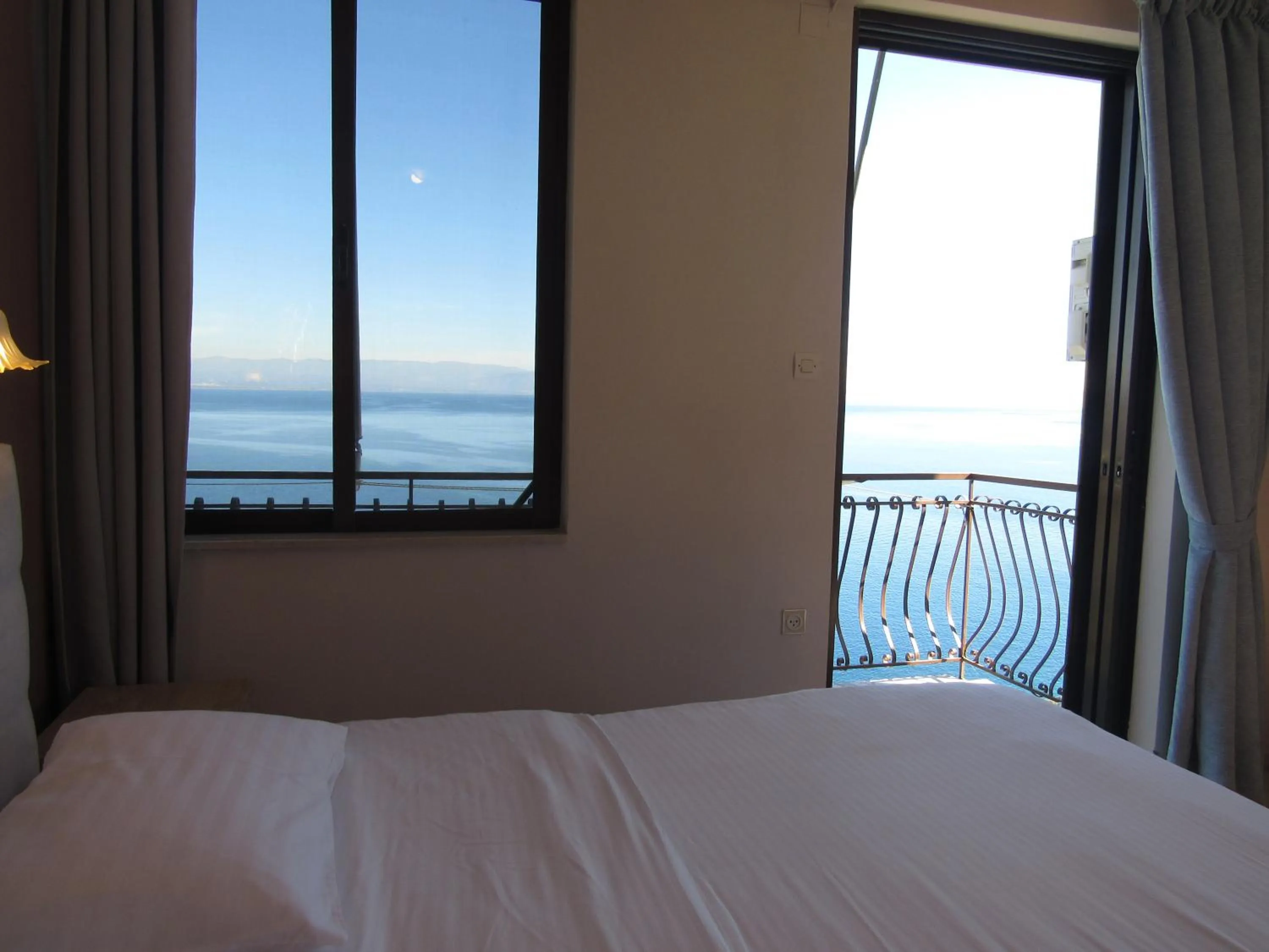 Bed in Kallisto studios