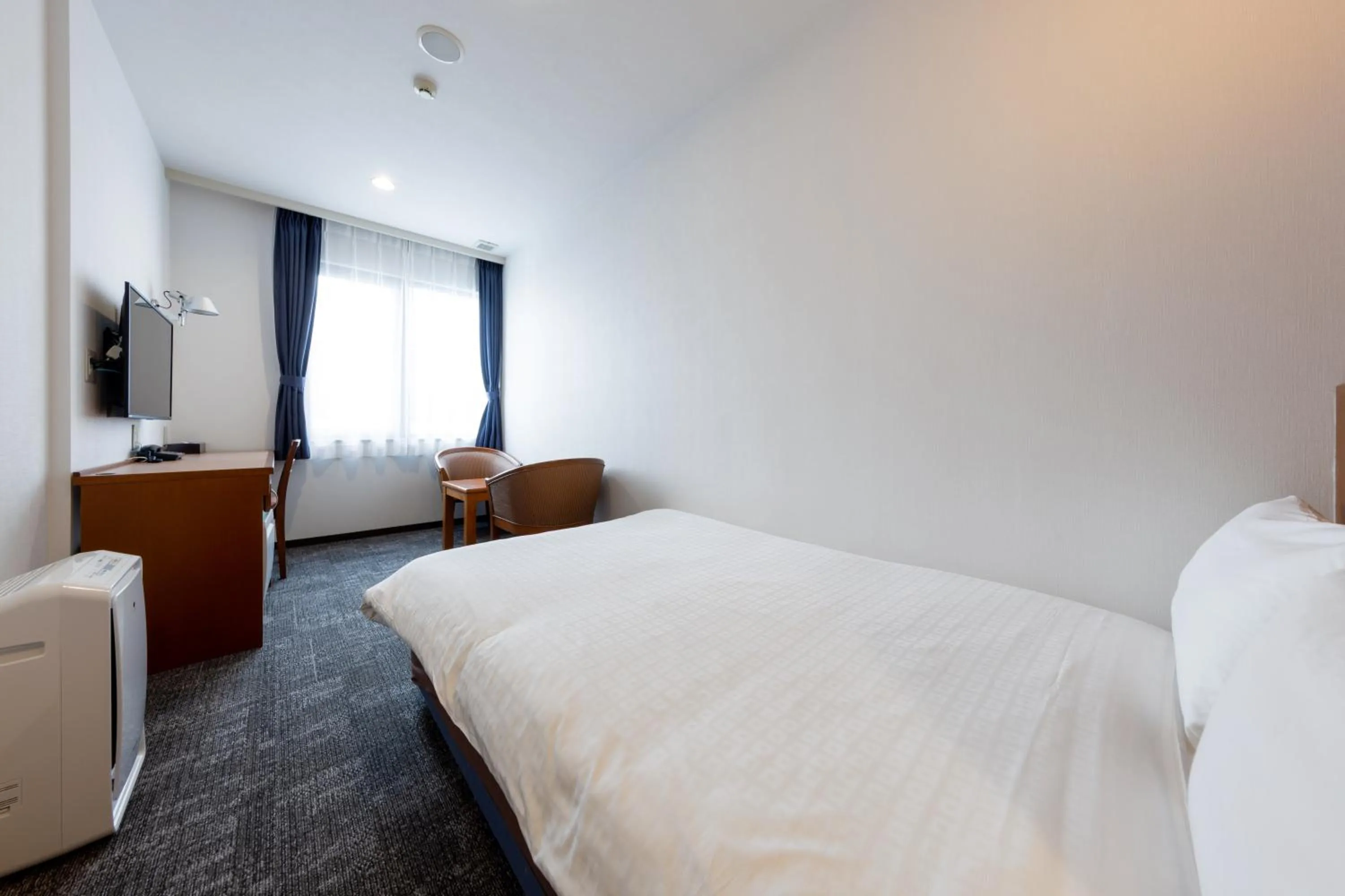 Photo of the whole room, Bed in Sun Palace Hotel