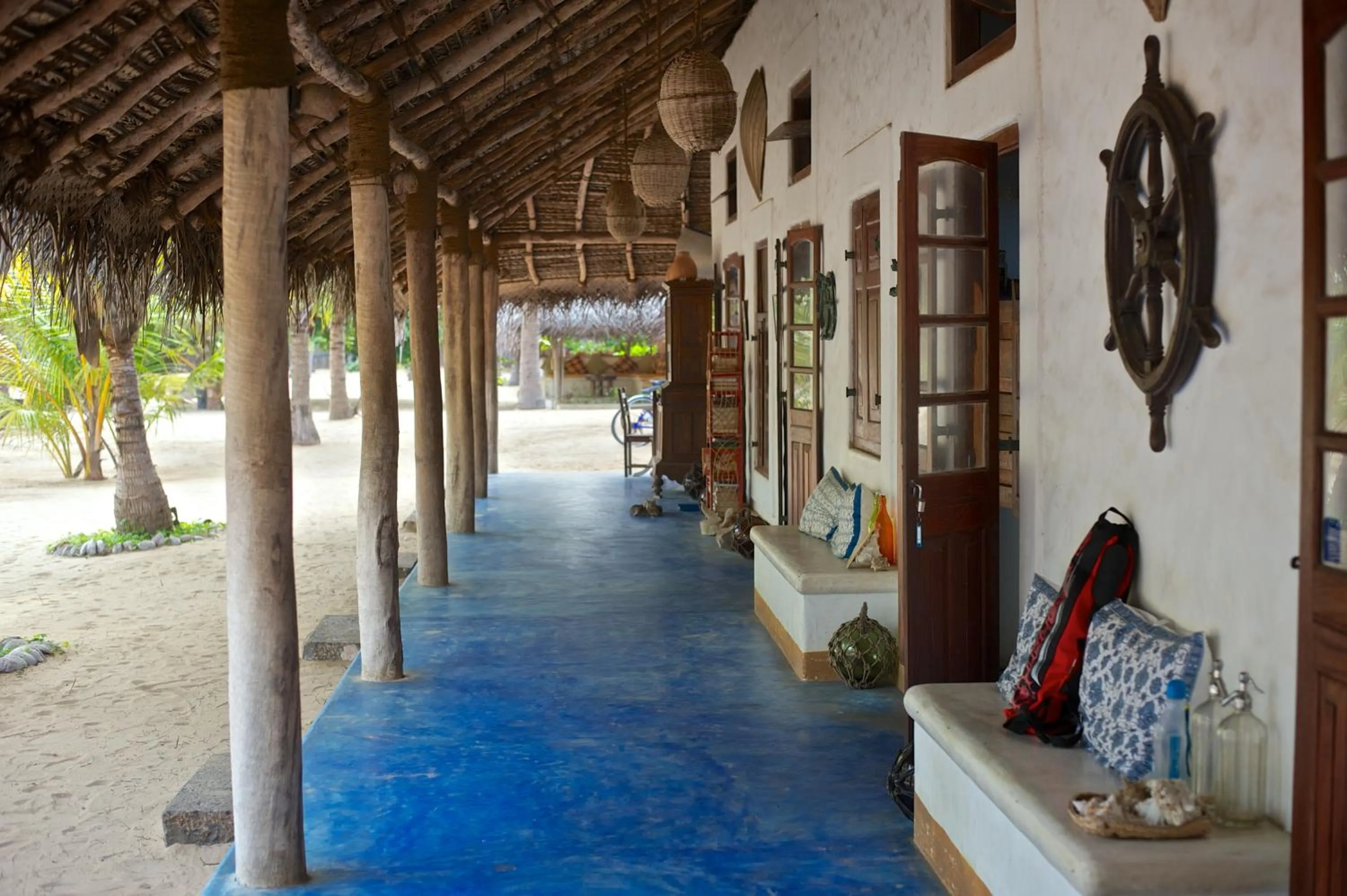 Facade/entrance in Dolphin Beach Resort
