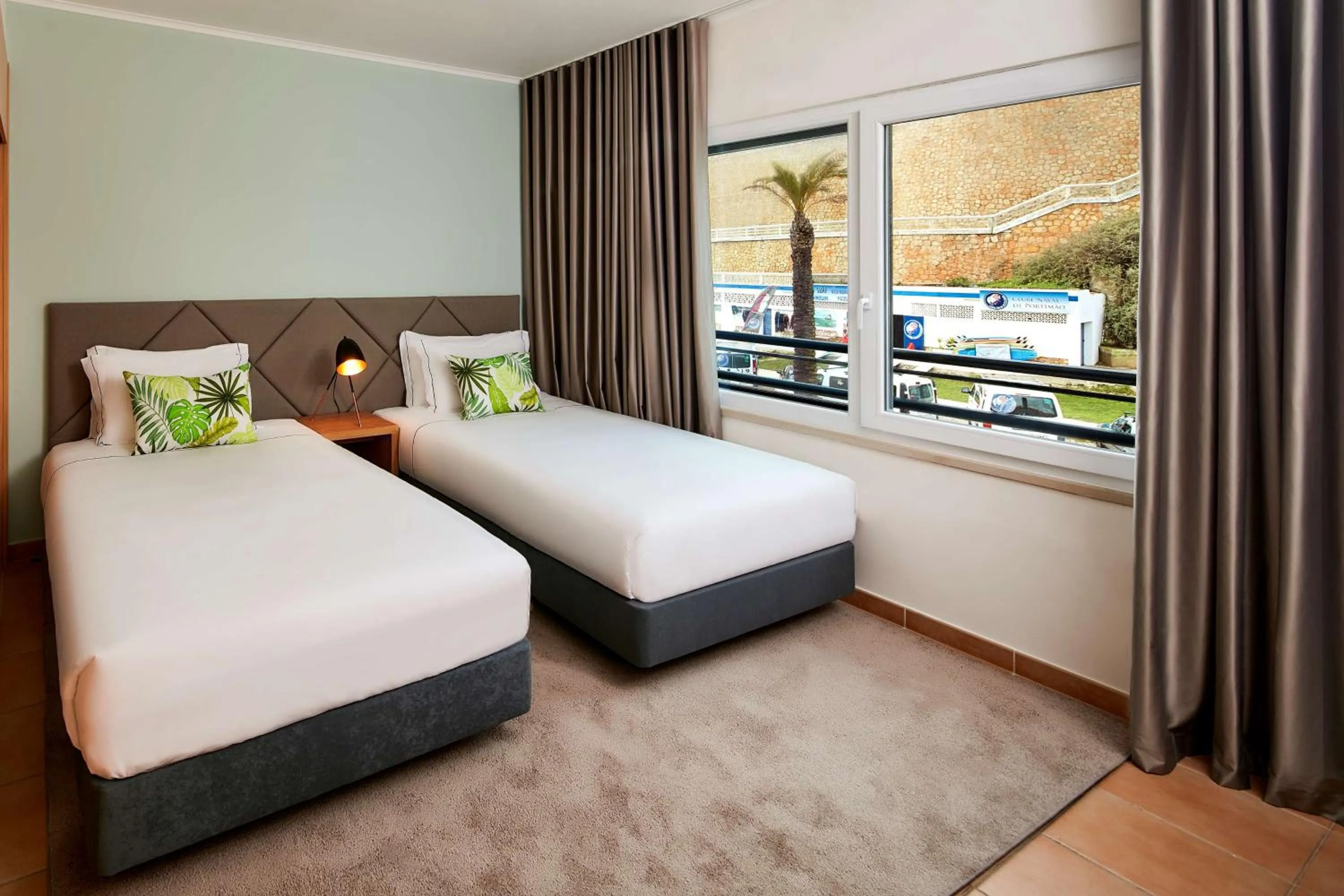 Photo of the whole room, Bed in NH Marina Portimao Resort