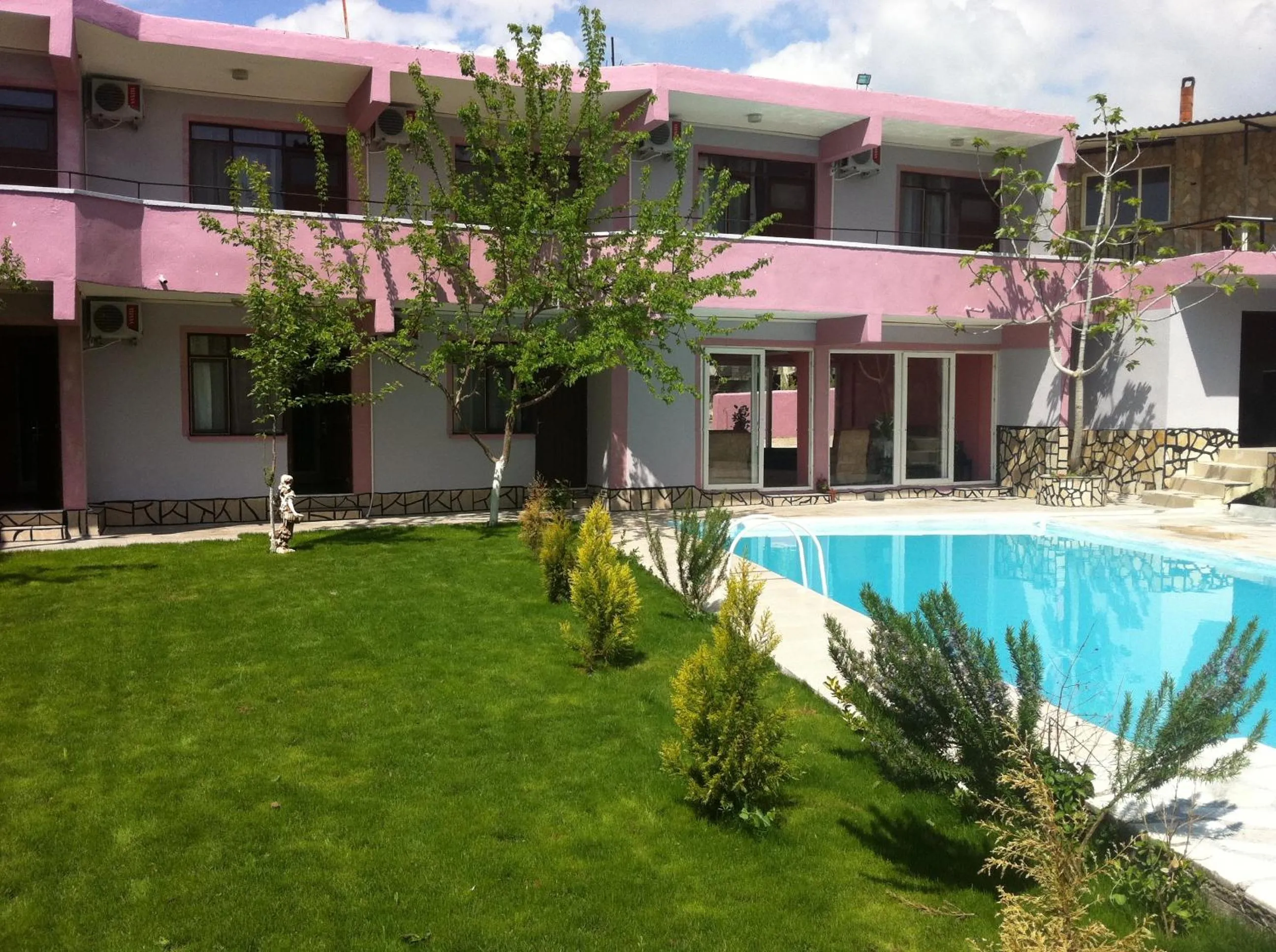 Swimming pool in Sunrise Aya Hotel