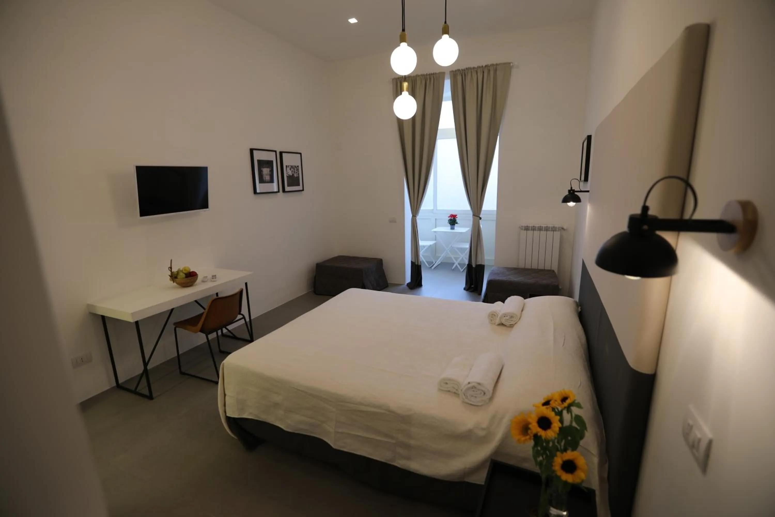 Bed in The Station Napoli