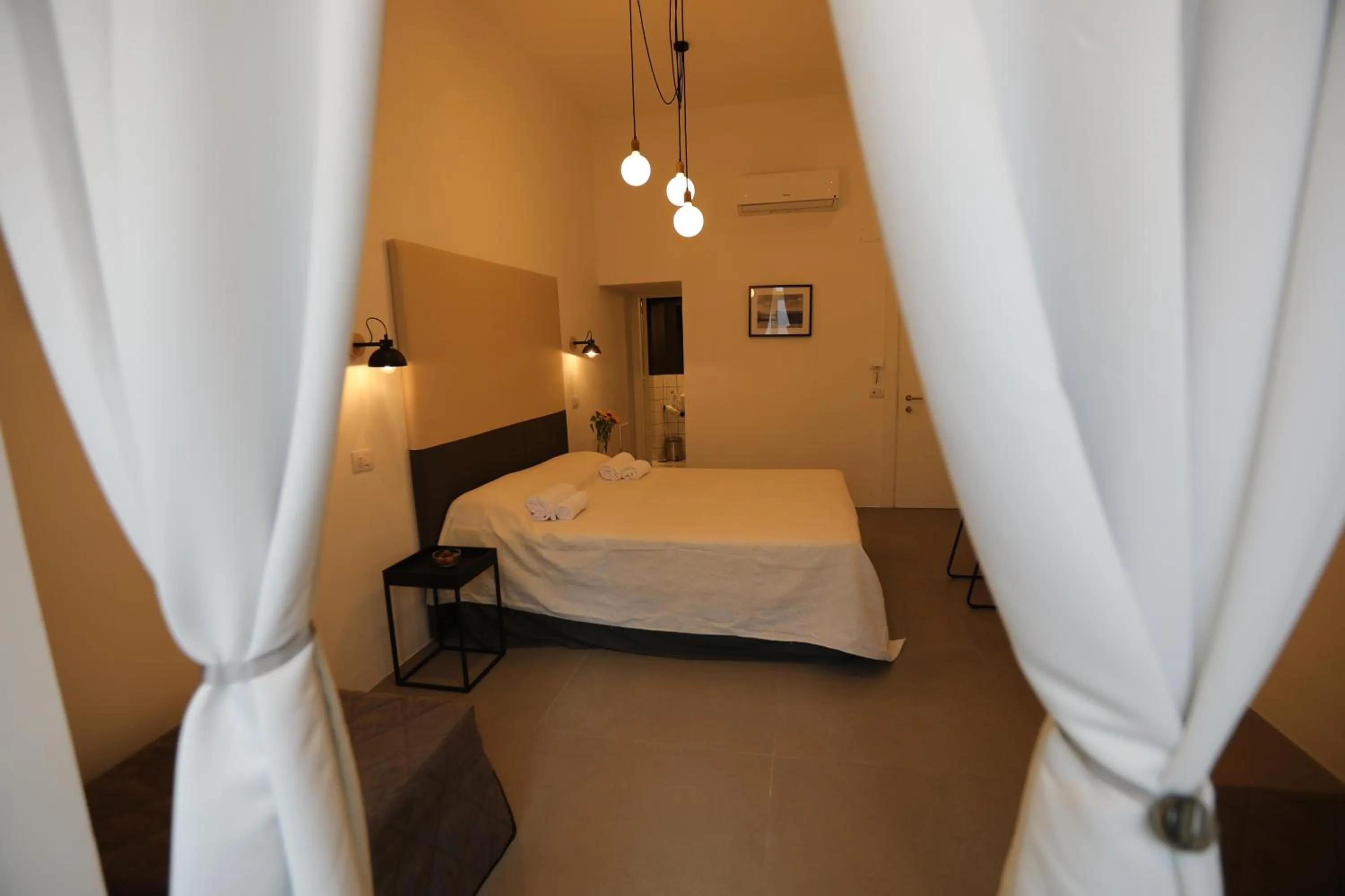 Bed in The Station Napoli