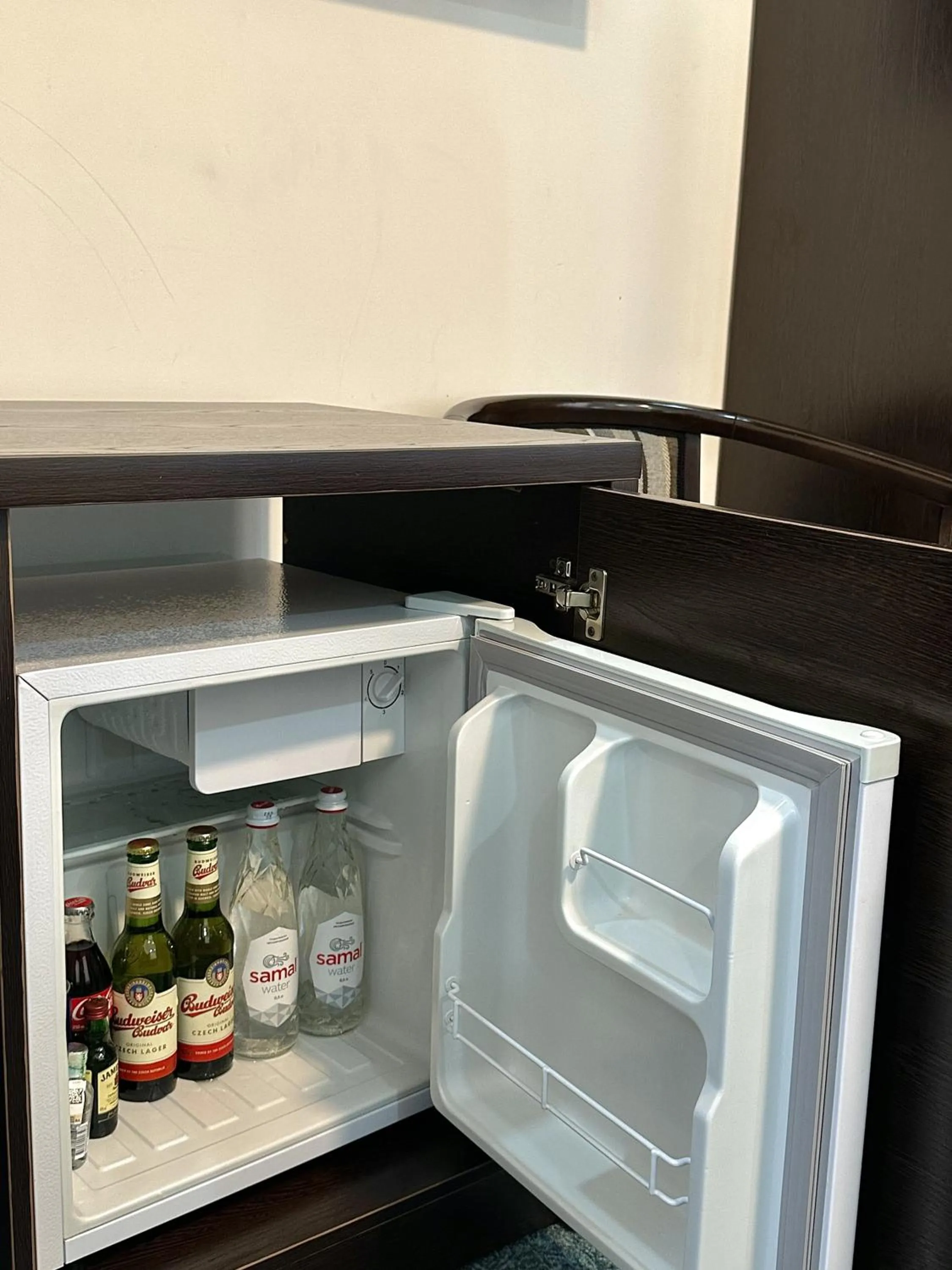minibar in Alma