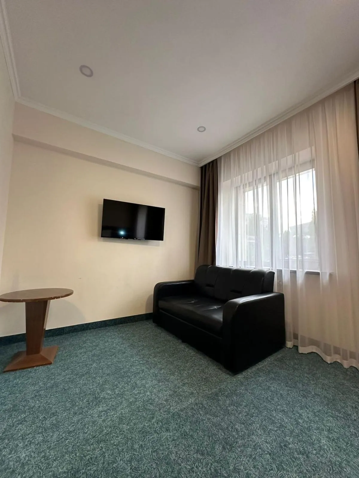 Seating area in Alma