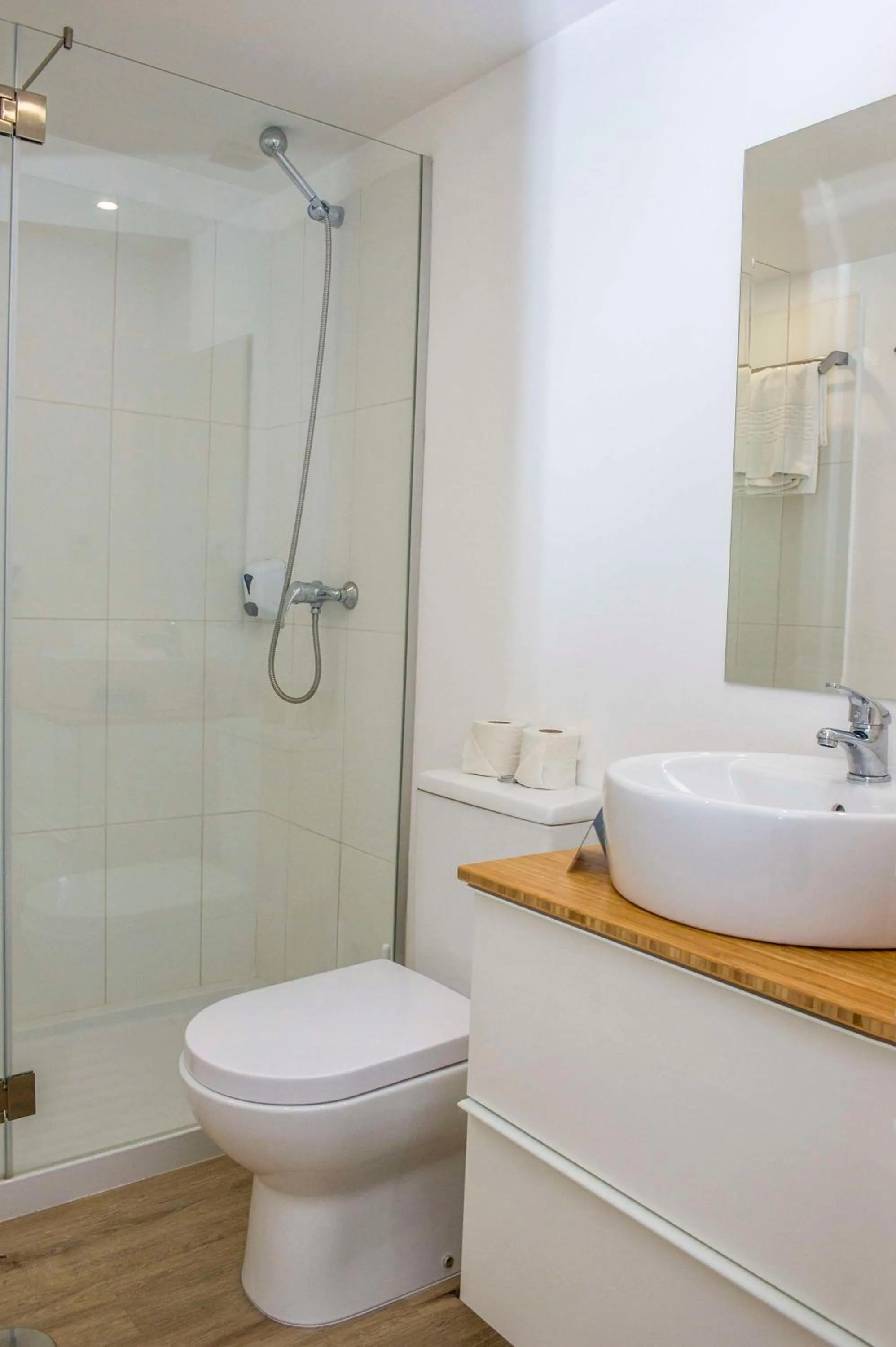 Bathroom in Florasol Residence Hotel - Dorisol hotels