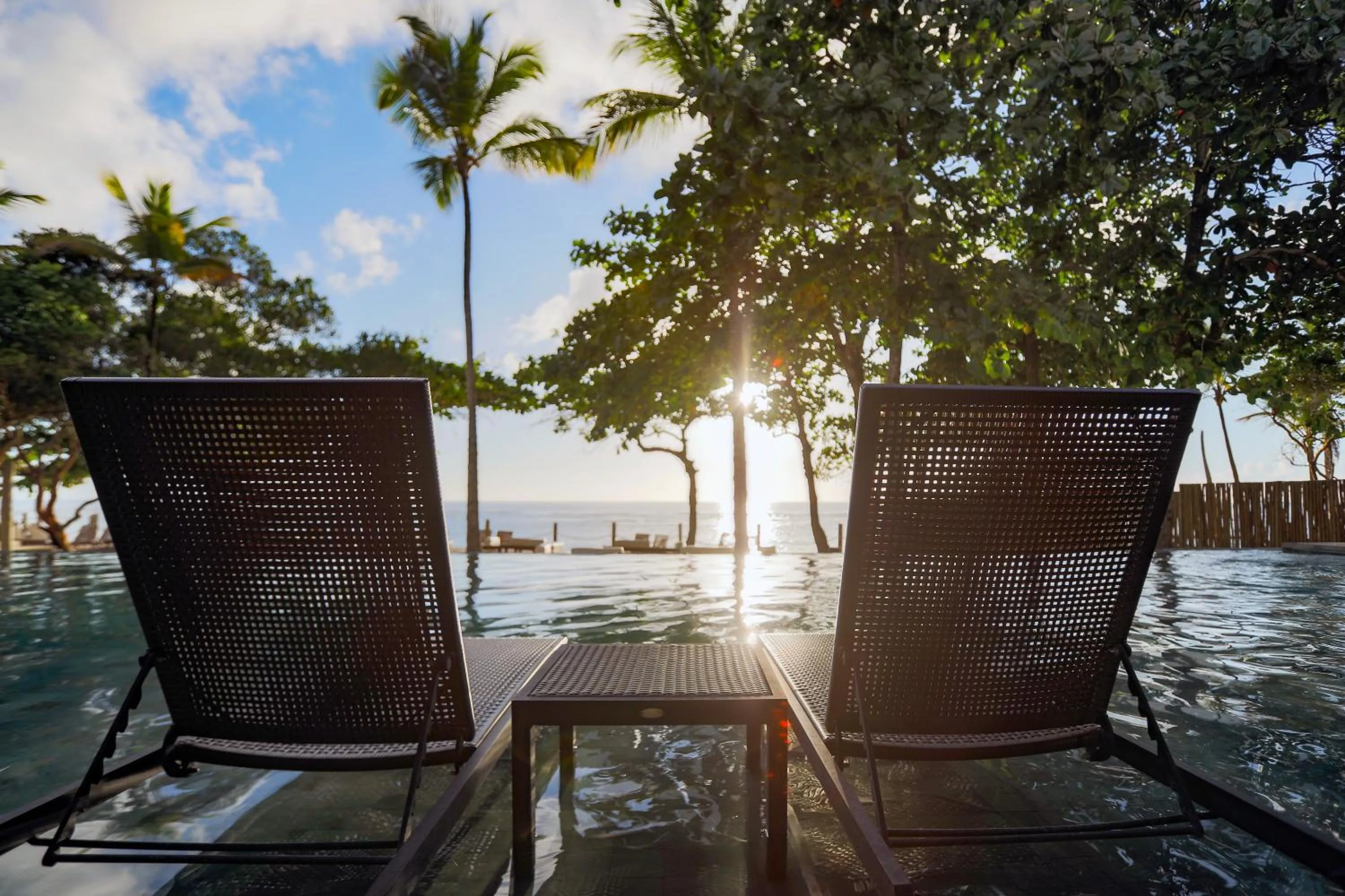 Swimming pool in Kûara Hotel
