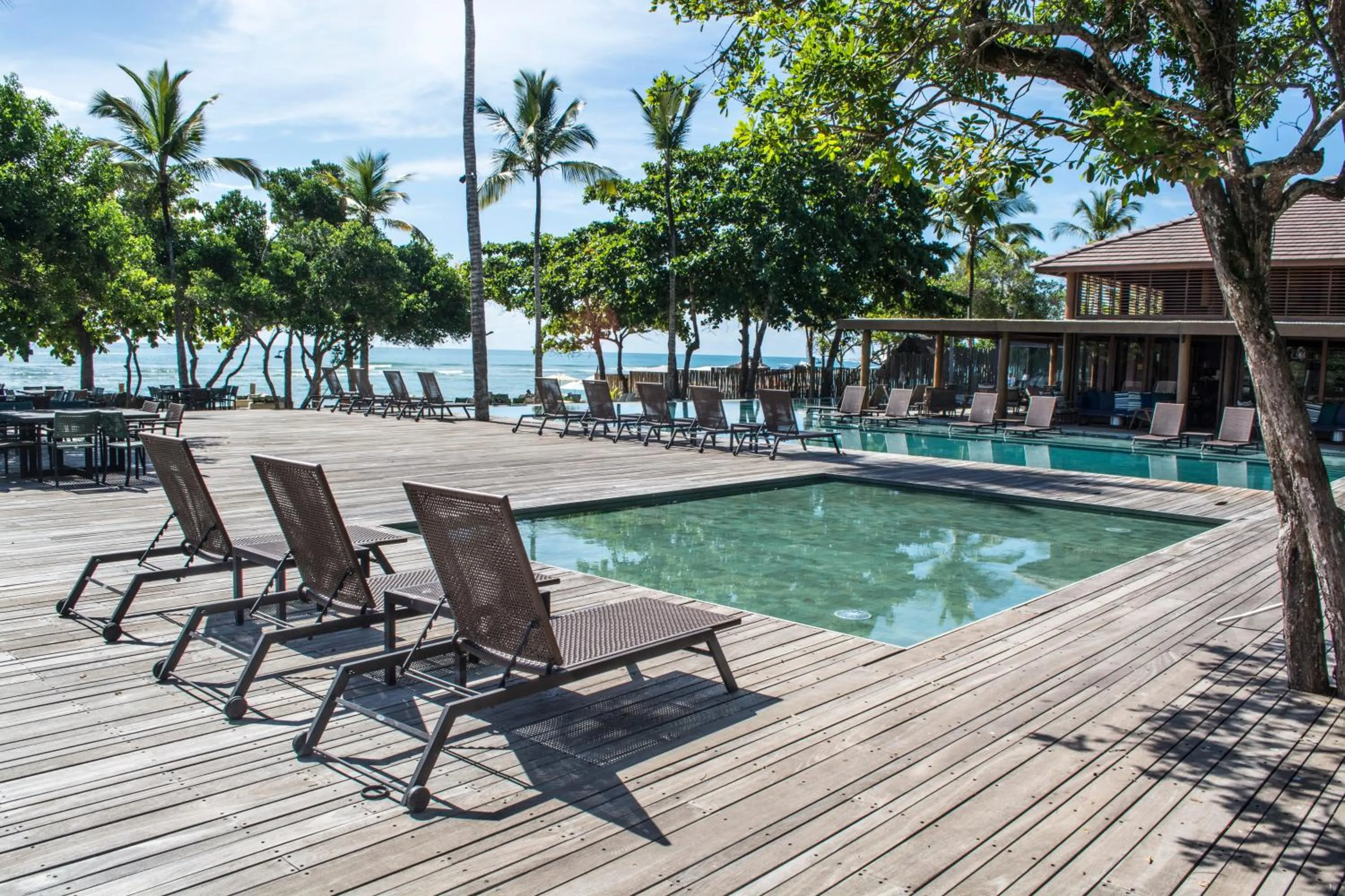 Swimming pool in Kûara Hotel