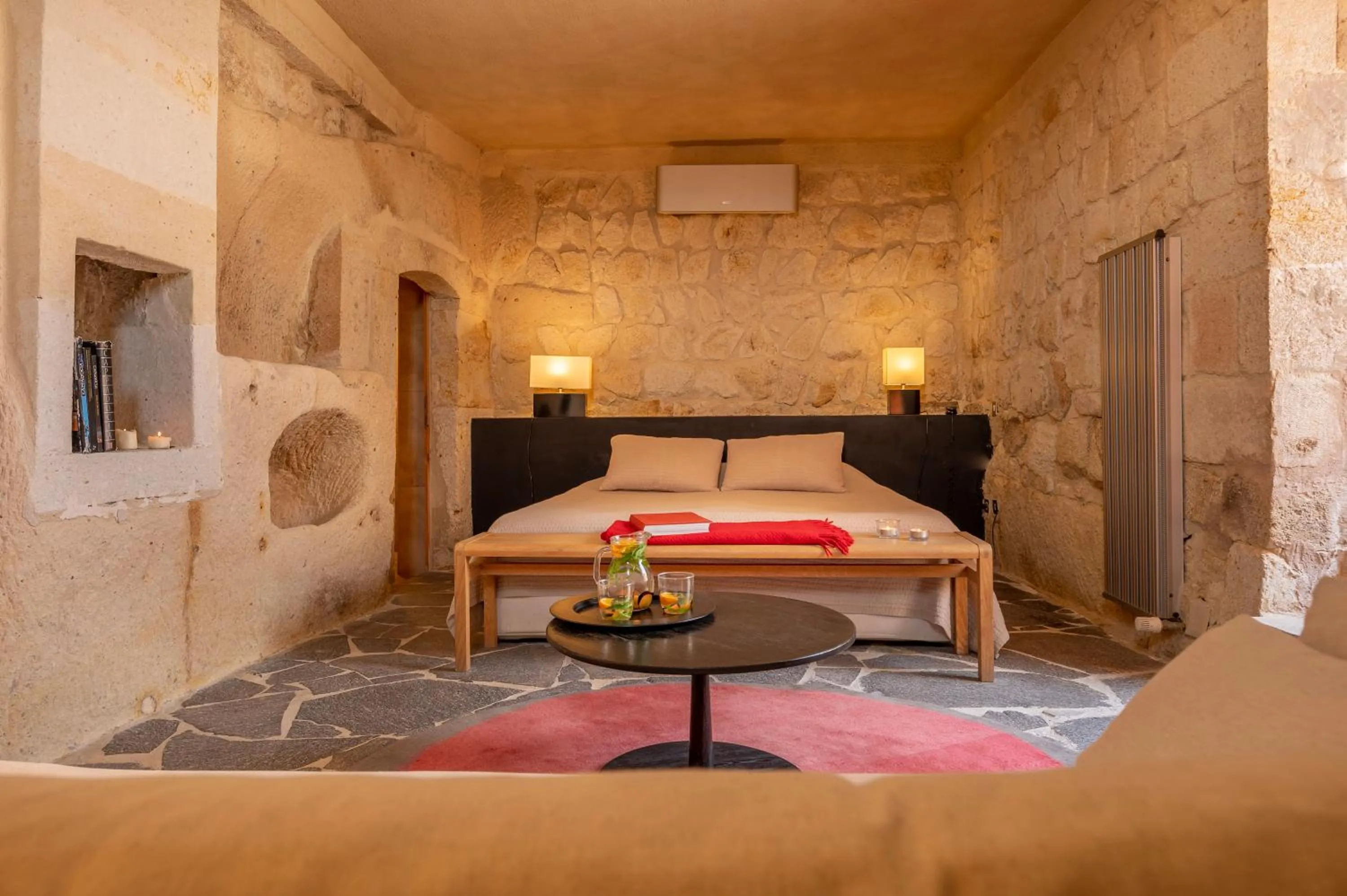 Photo of the whole room, Bed in Serinn House