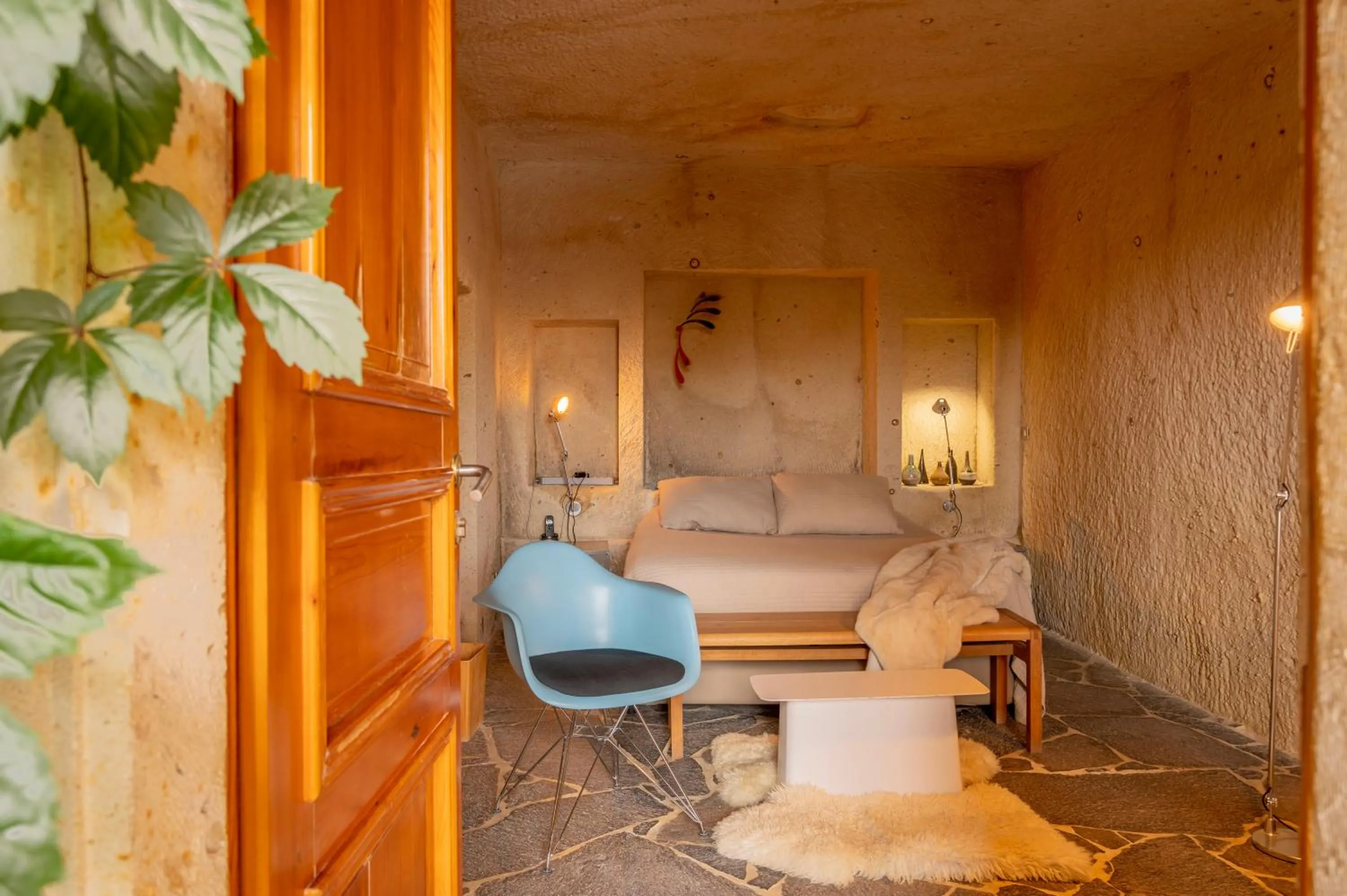 Photo of the whole room, Bed in Serinn House