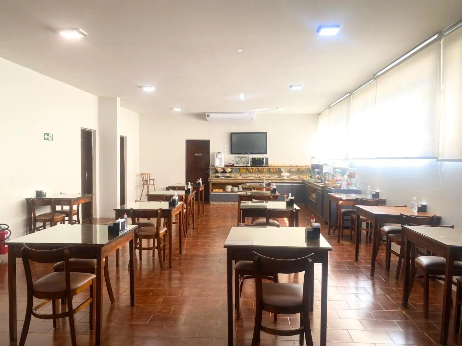 Breakfast in Santa Rosa Hotel