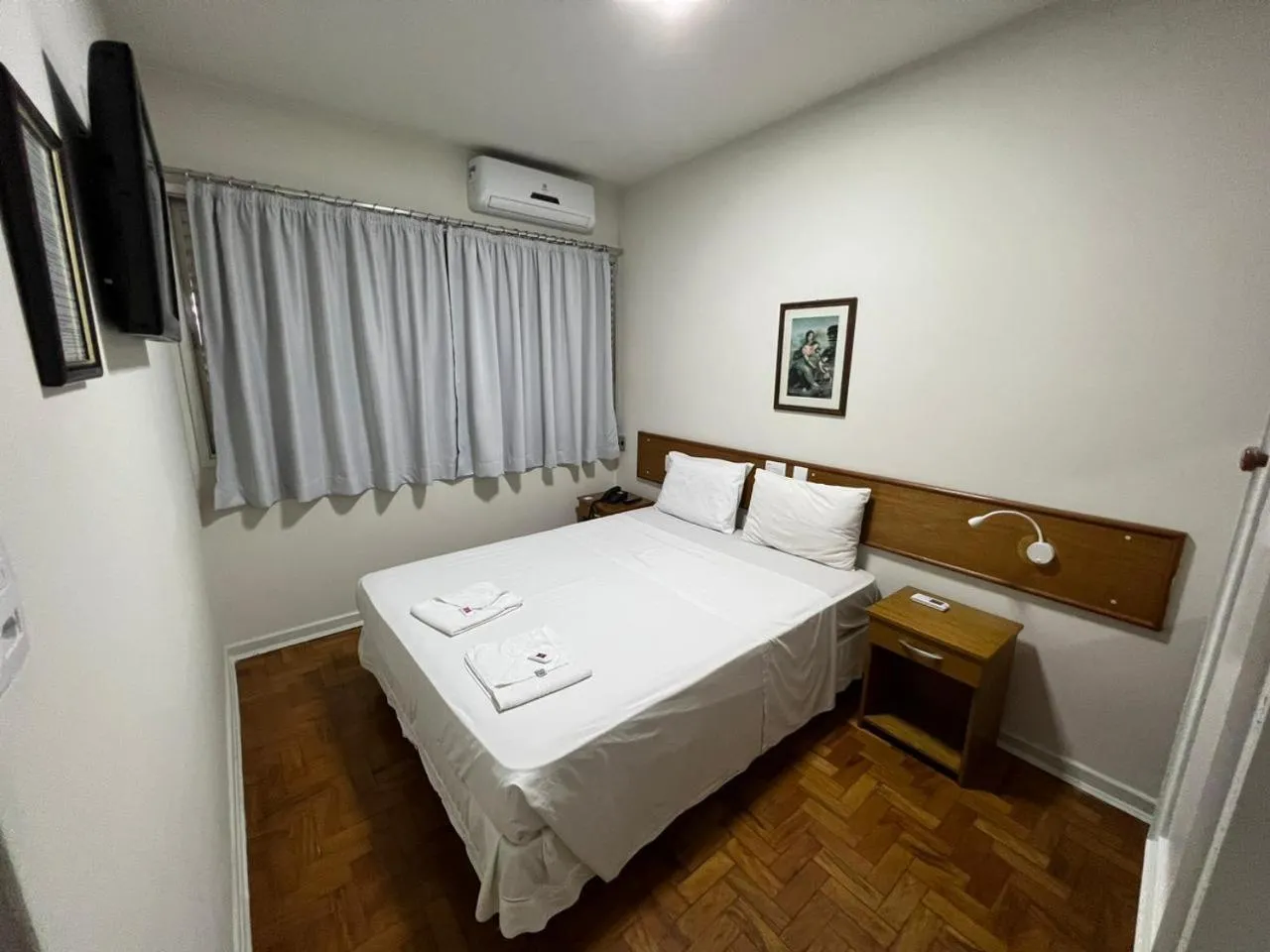 Bed in Santa Rosa Hotel