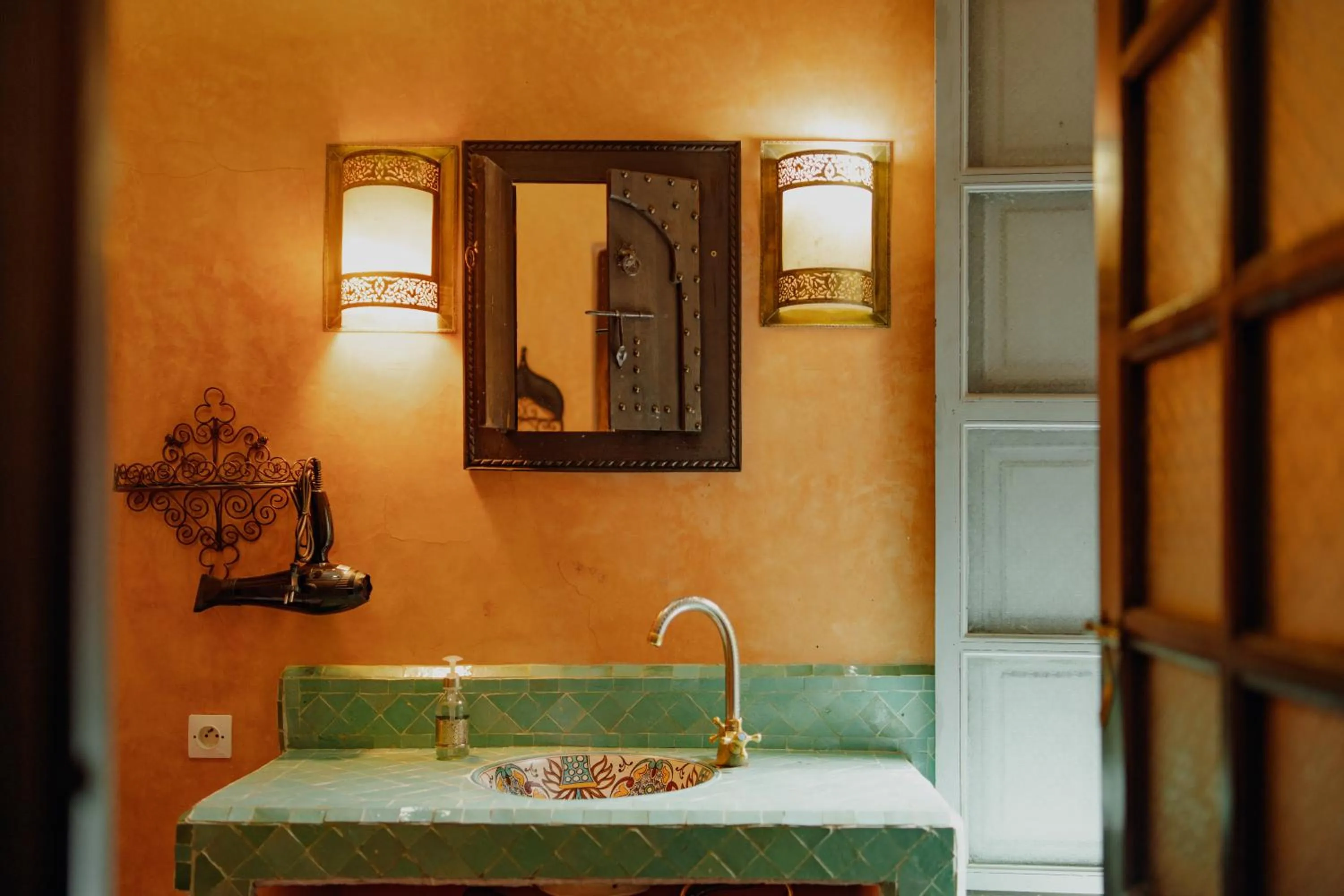 Bathroom, Bed in Outsite Marrakesh