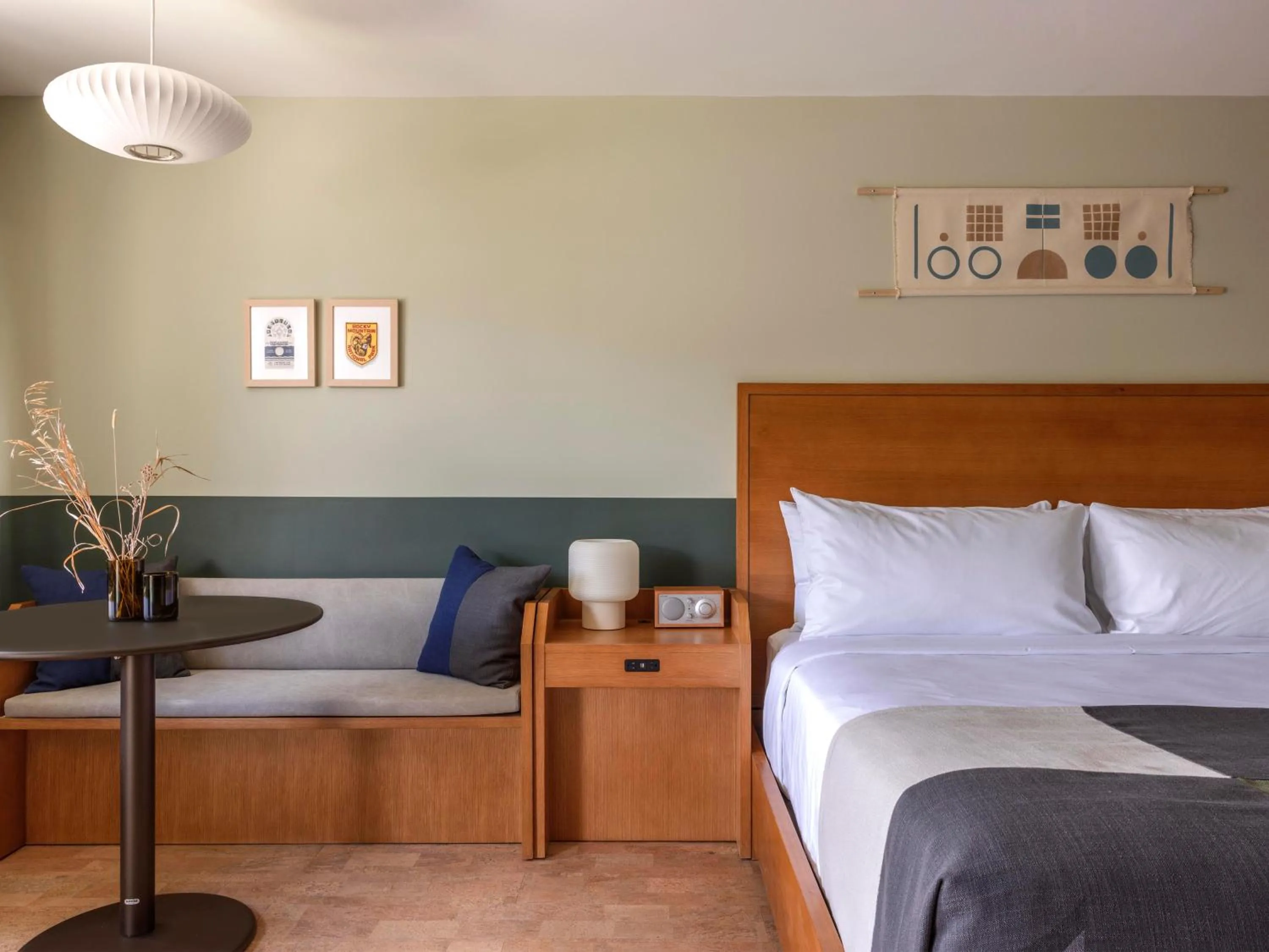 Bed in Trailborn Rocky Mountains Outpost