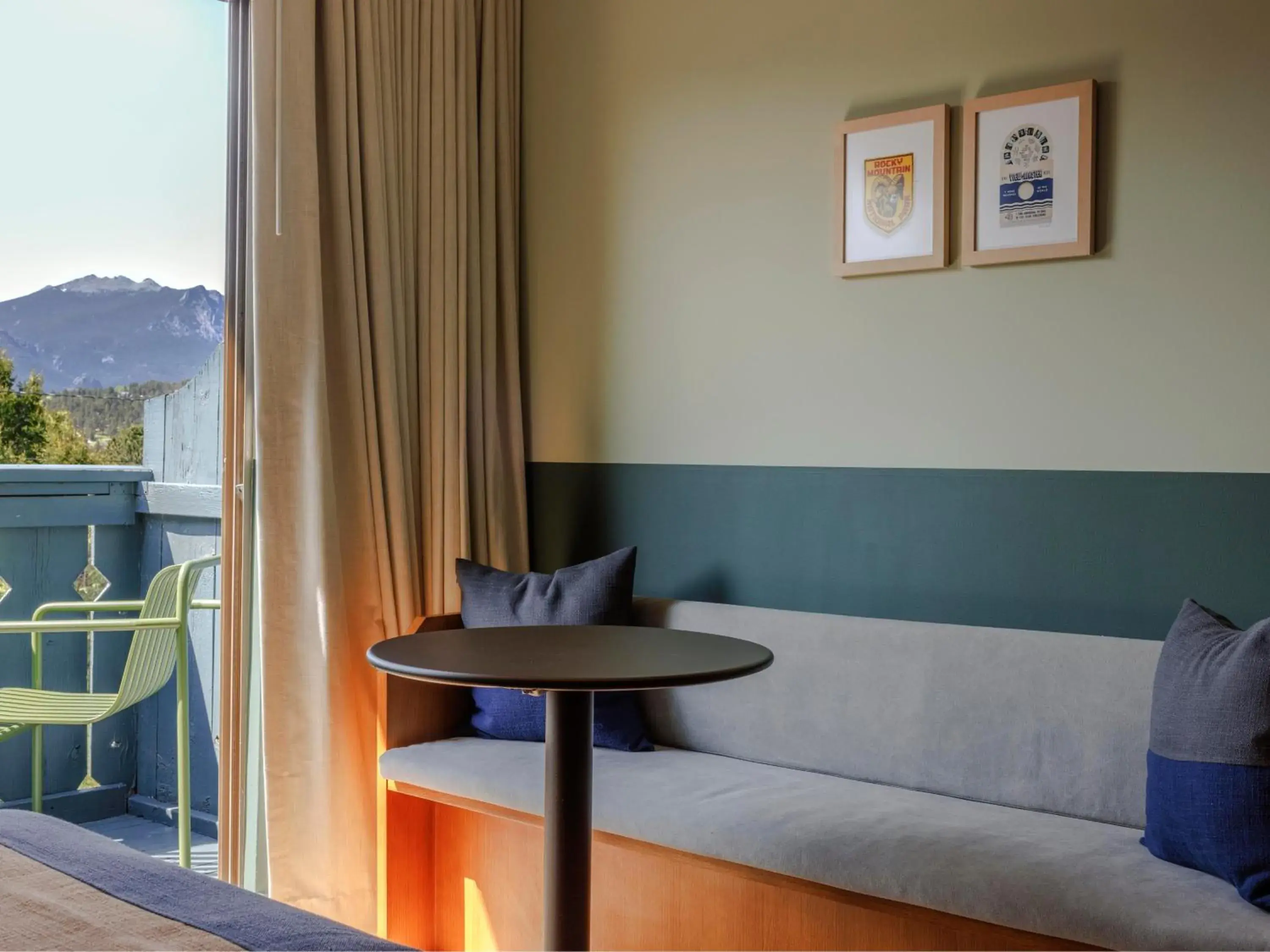 Rocky Mountains Double Queen in Trailborn Rocky Mountains Outpost Rocky Mountains Double Queen in Trailborn Rocky Mountains Outpost