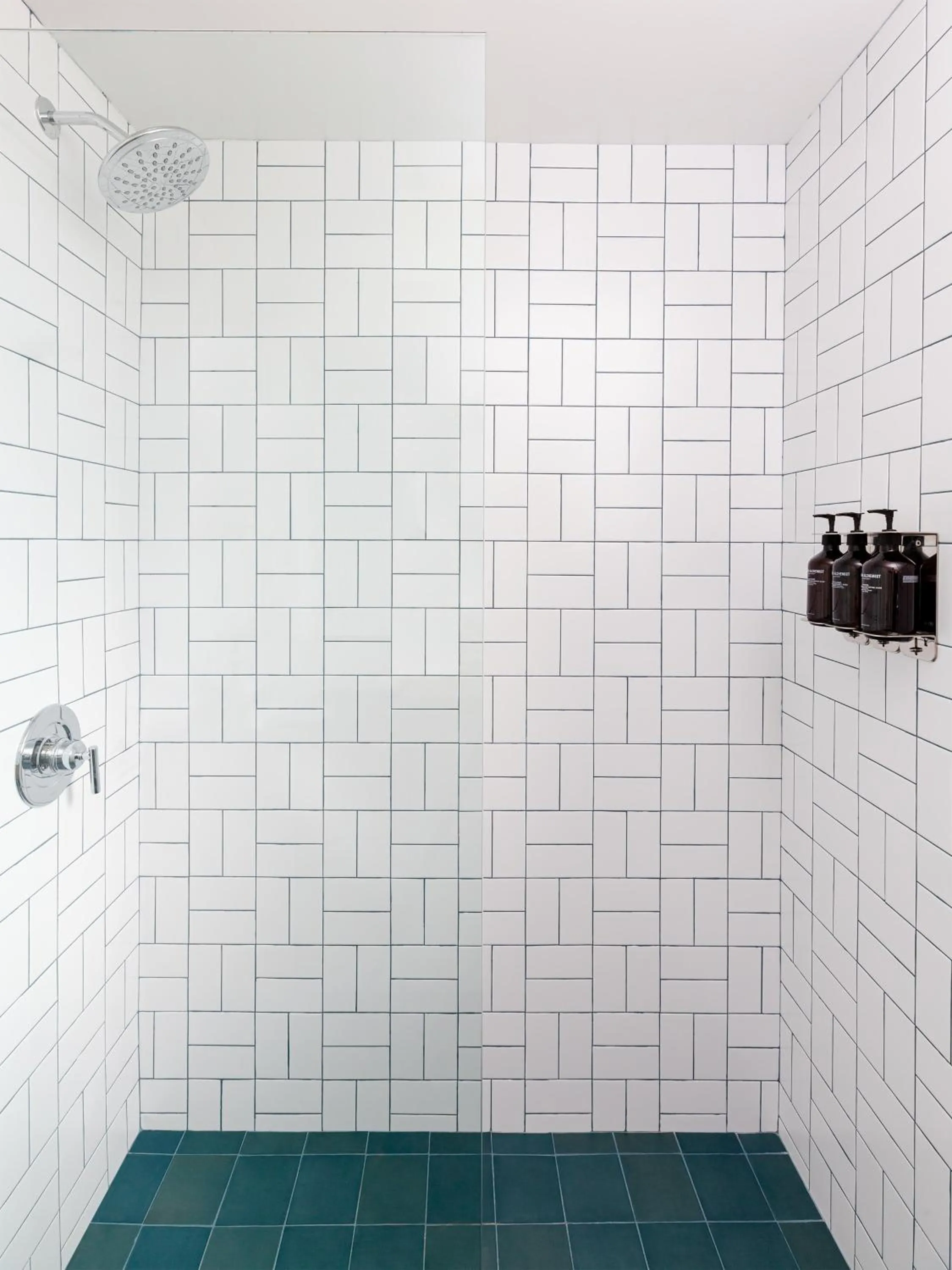Shower in Trailborn Rocky Mountains Outpost