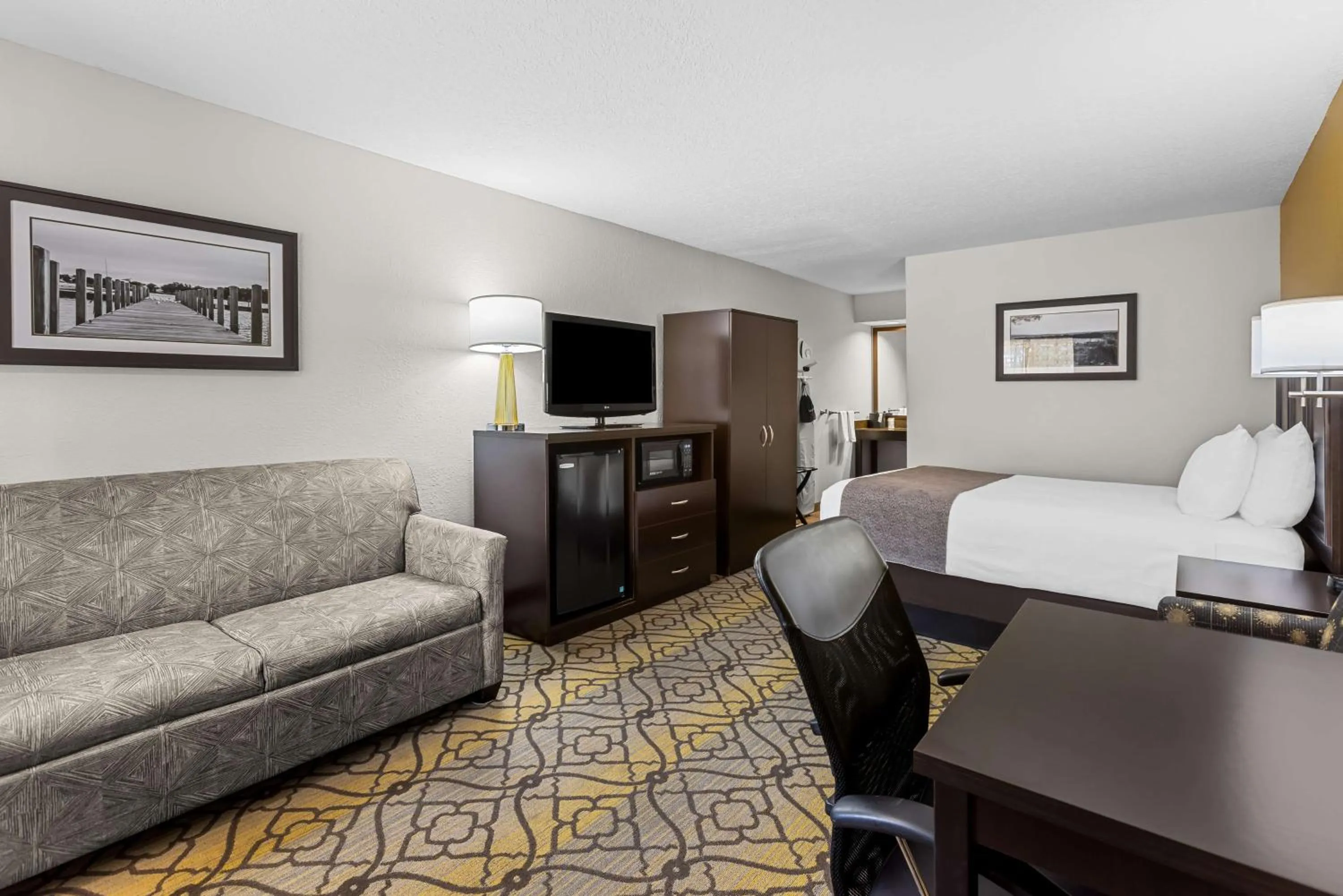 Bedroom, Bed in Best Western of Harbor Springs