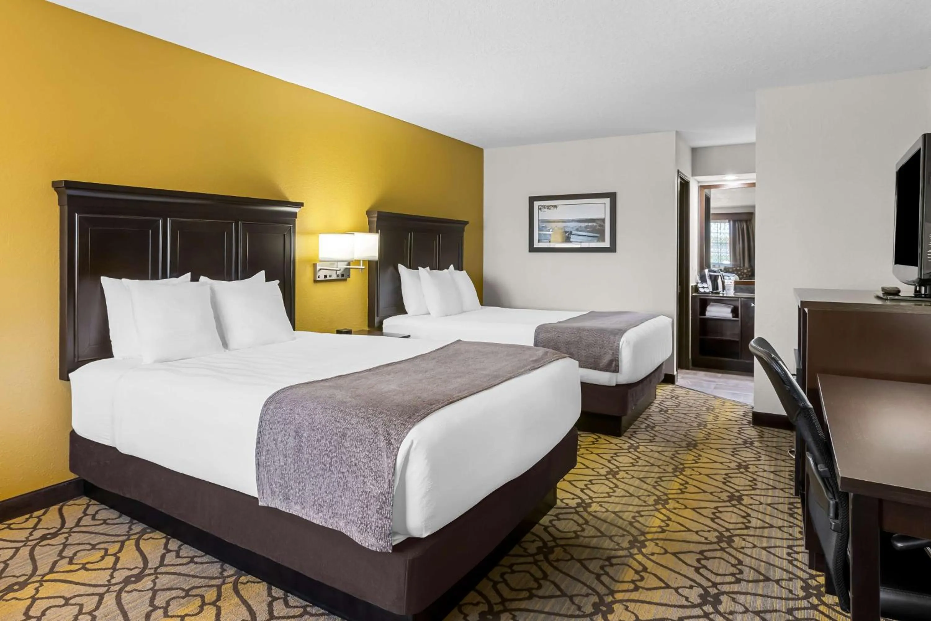 Bedroom, Bed in Best Western of Harbor Springs