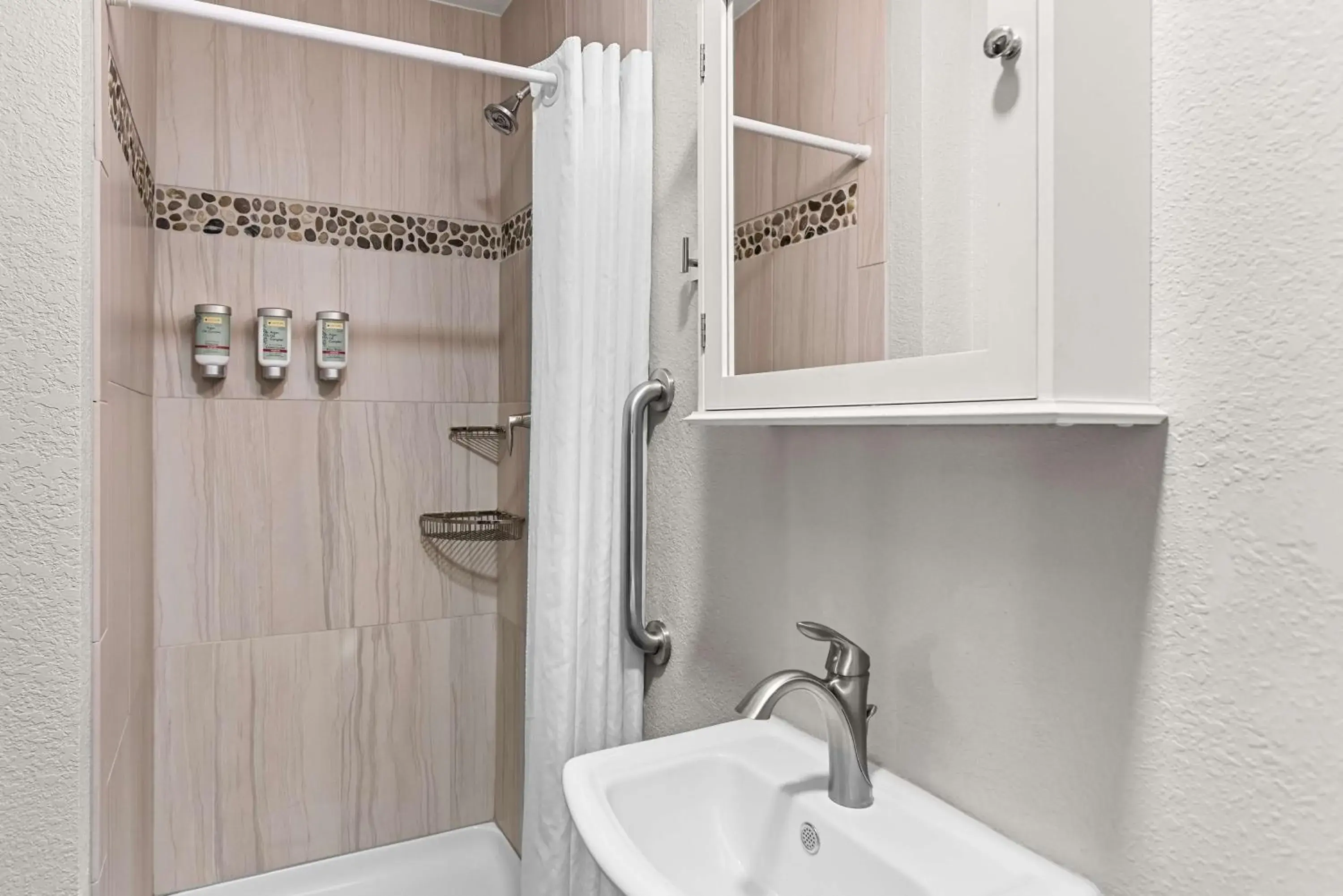 King Suite with Sofa Bed and Fireplace in Best Western of Harbor Springs King Suite with Sofa Bed and Fireplace in Best Western of Harbor Springs