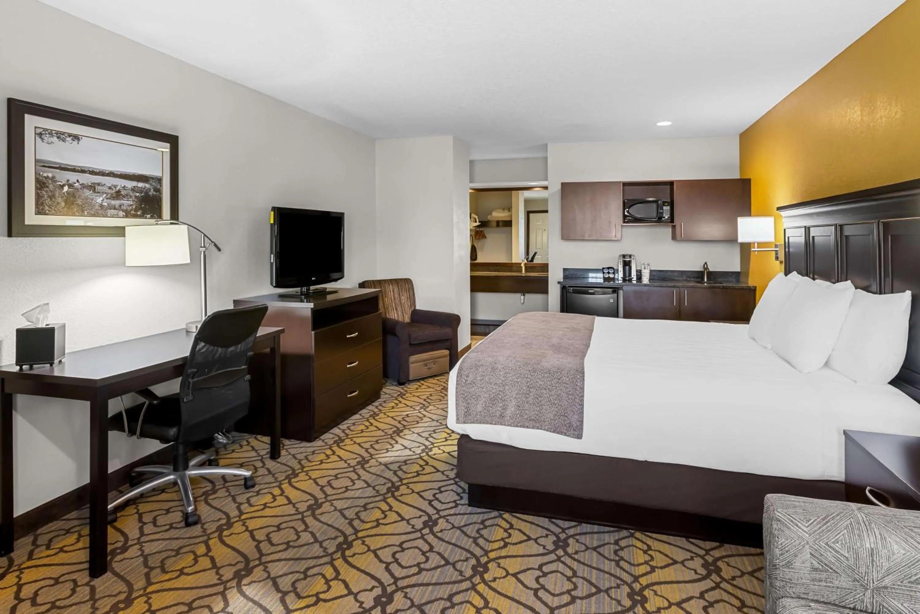 Bedroom, Bed in Best Western of Harbor Springs