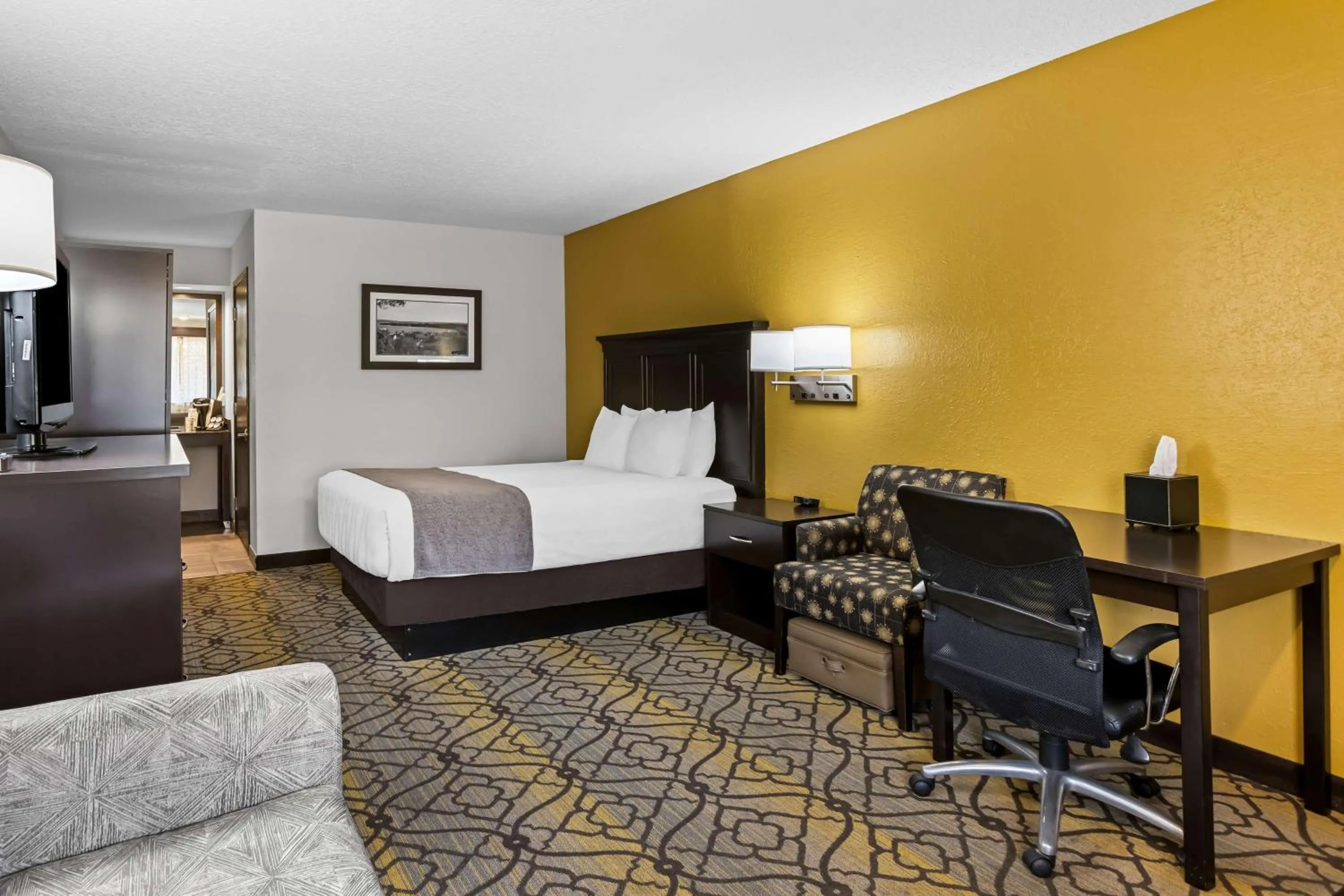 Bedroom, Bed in Best Western of Harbor Springs