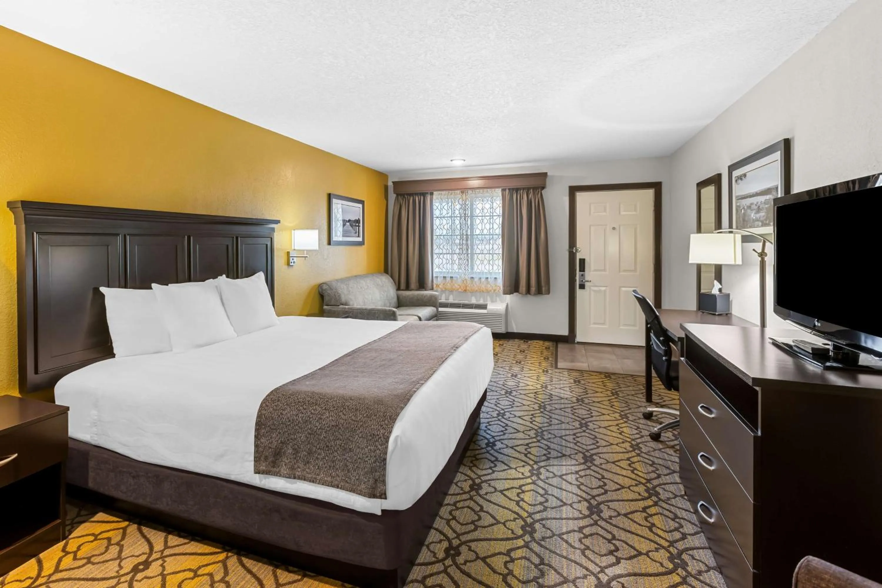 Bedroom, Bed in Best Western of Harbor Springs