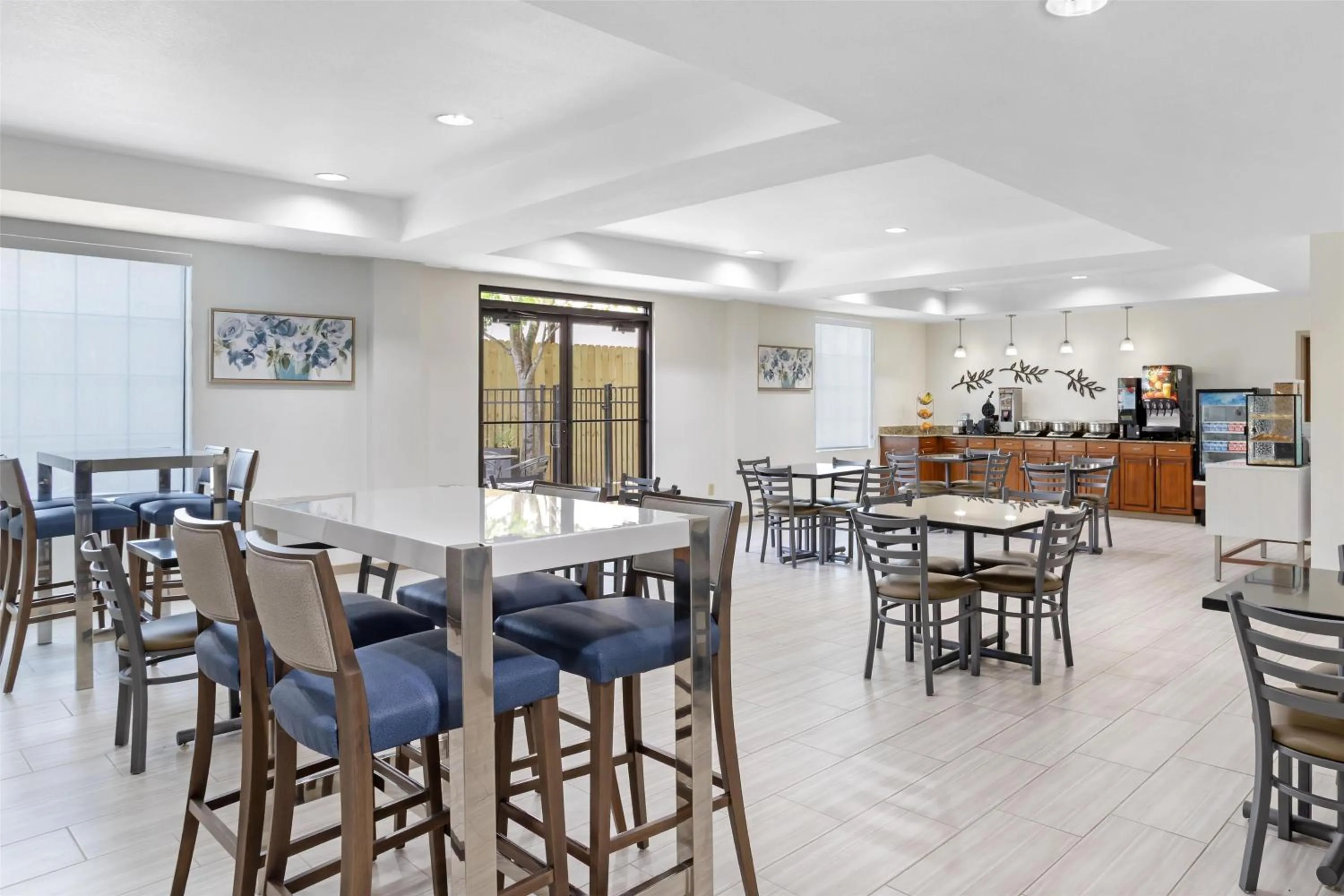 Breakfast in Best Western Plus Executive Hotel & Suites