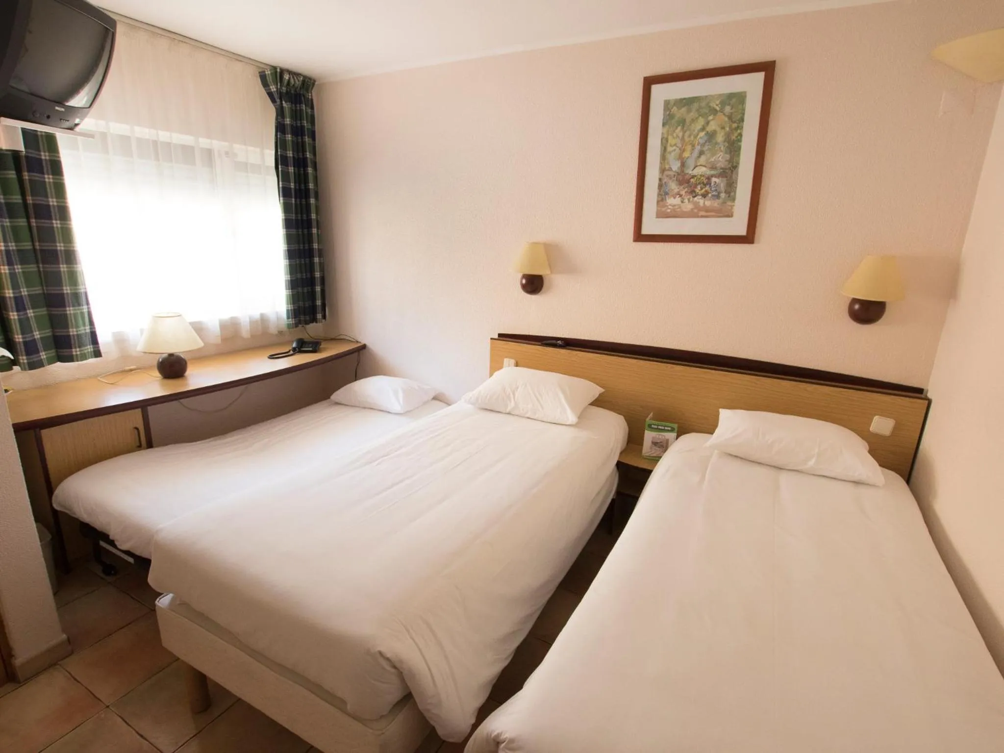 Bed in Hotel Campanile Setubal