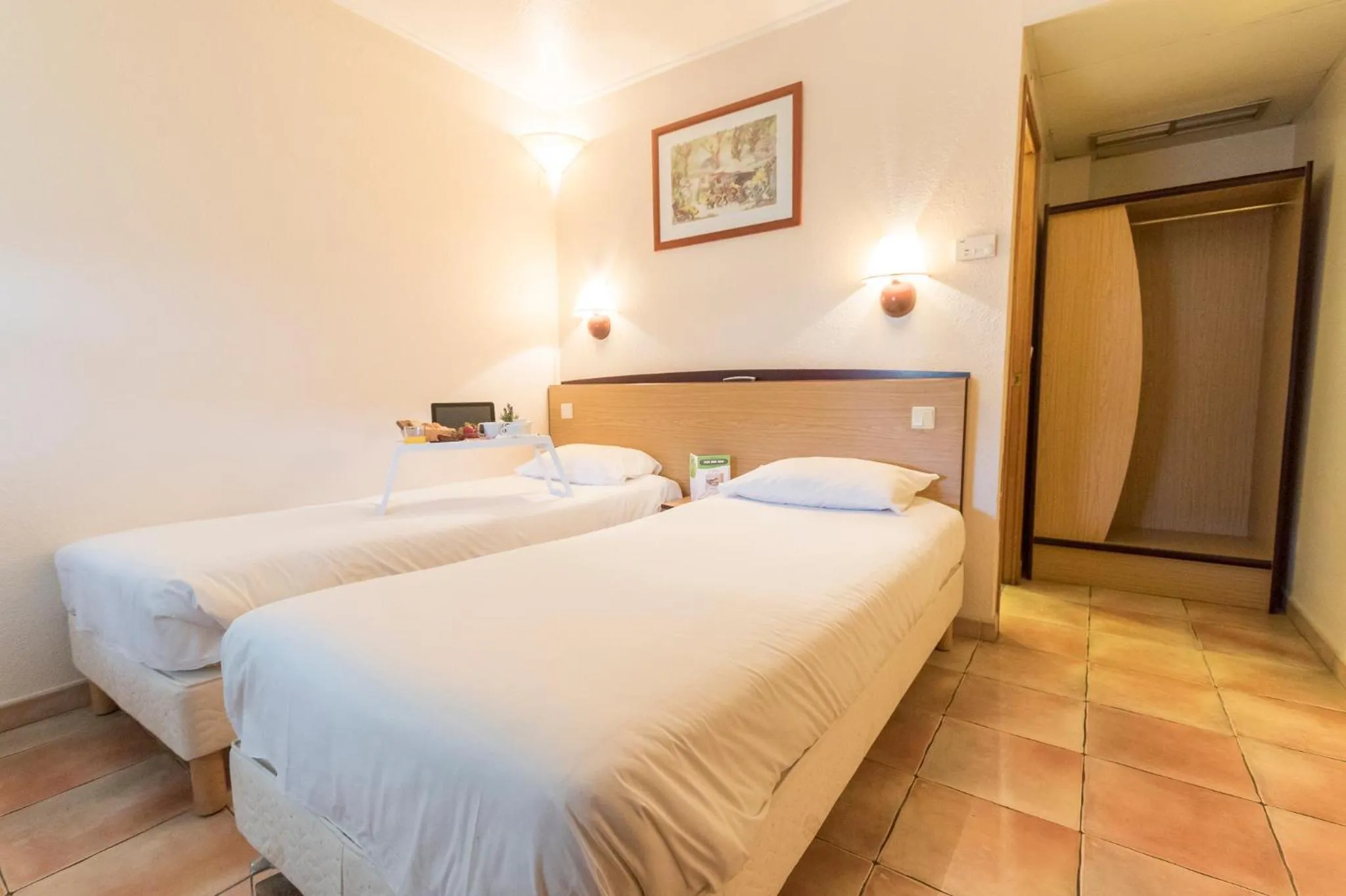 Bed in Hotel Campanile Setubal