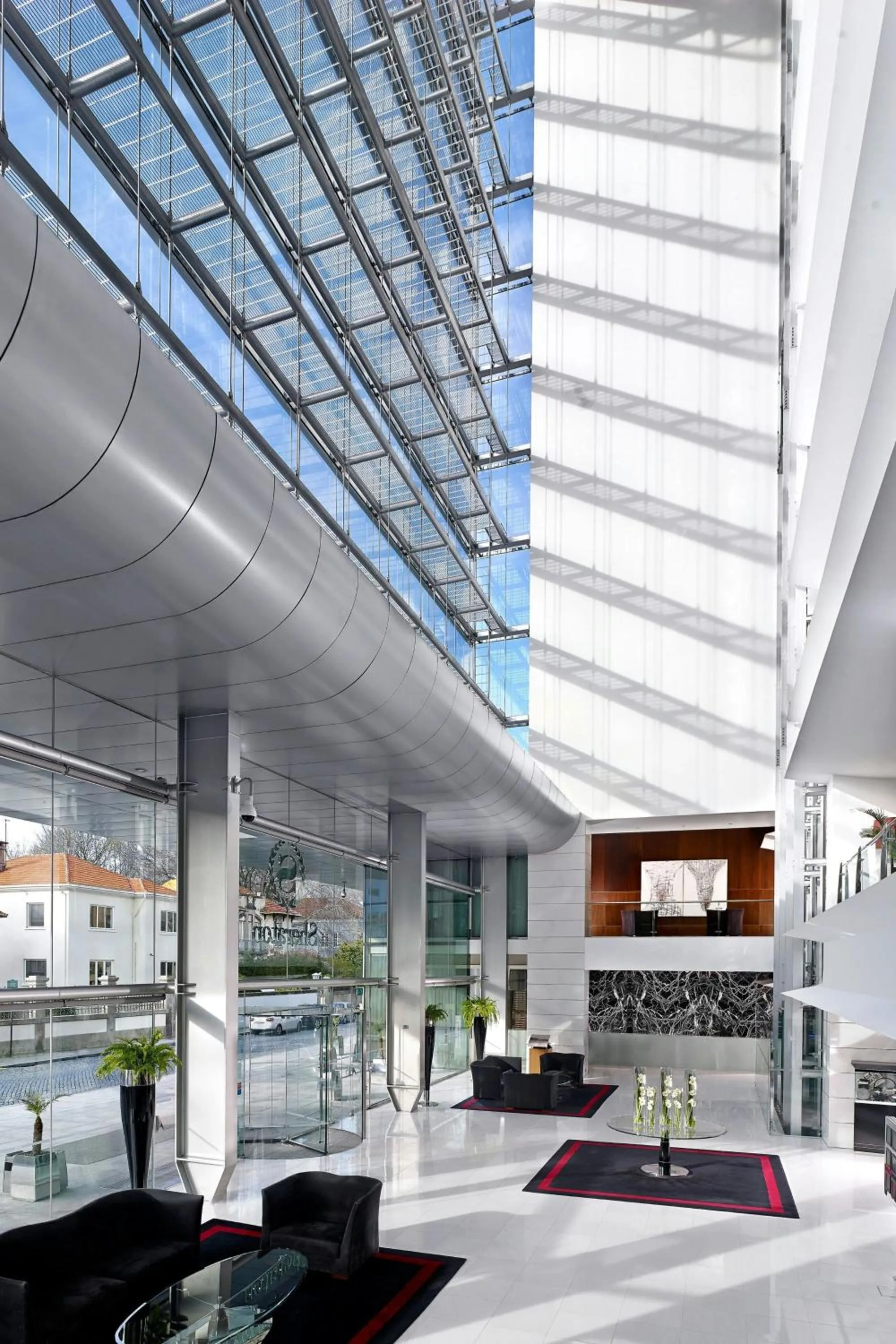 Lobby or reception in Sheraton Porto Hotel & Spa