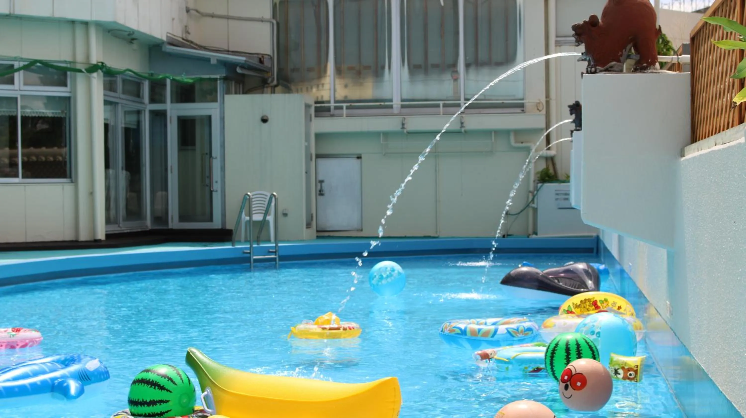 Swimming pool in Hotel Miyahira
