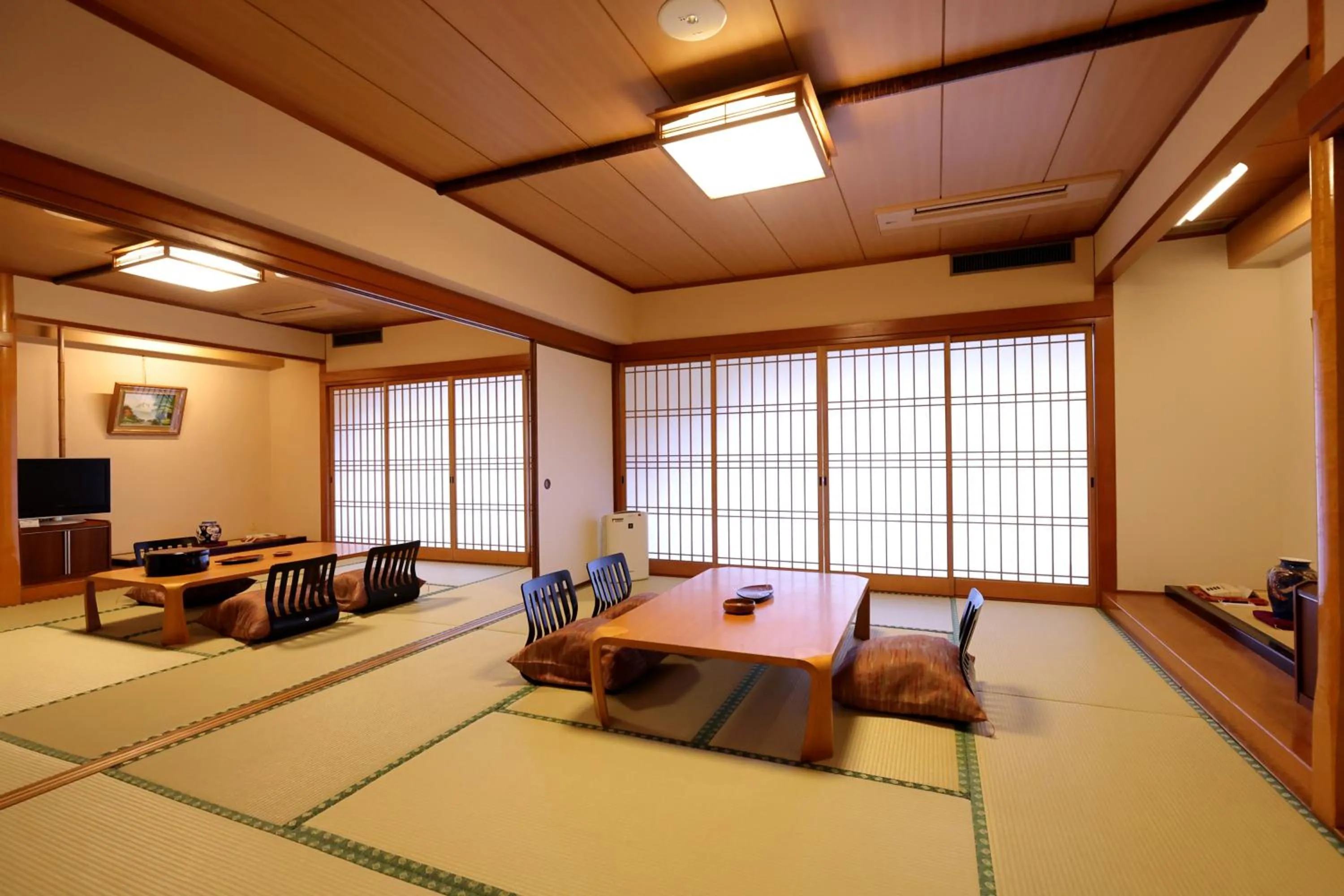 Photo of the whole room in Kawaguchiya Kinosaki Riverside Hotel