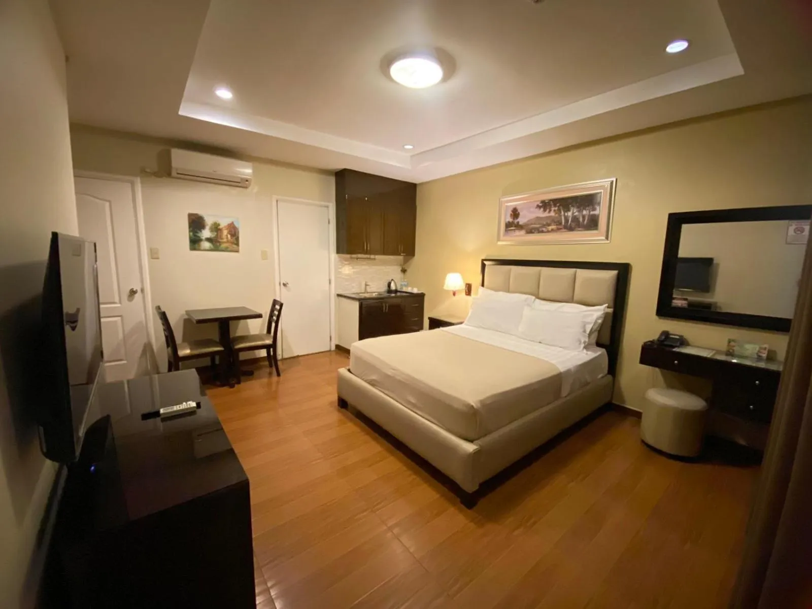 Bedroom, Bed in Prism Hotel