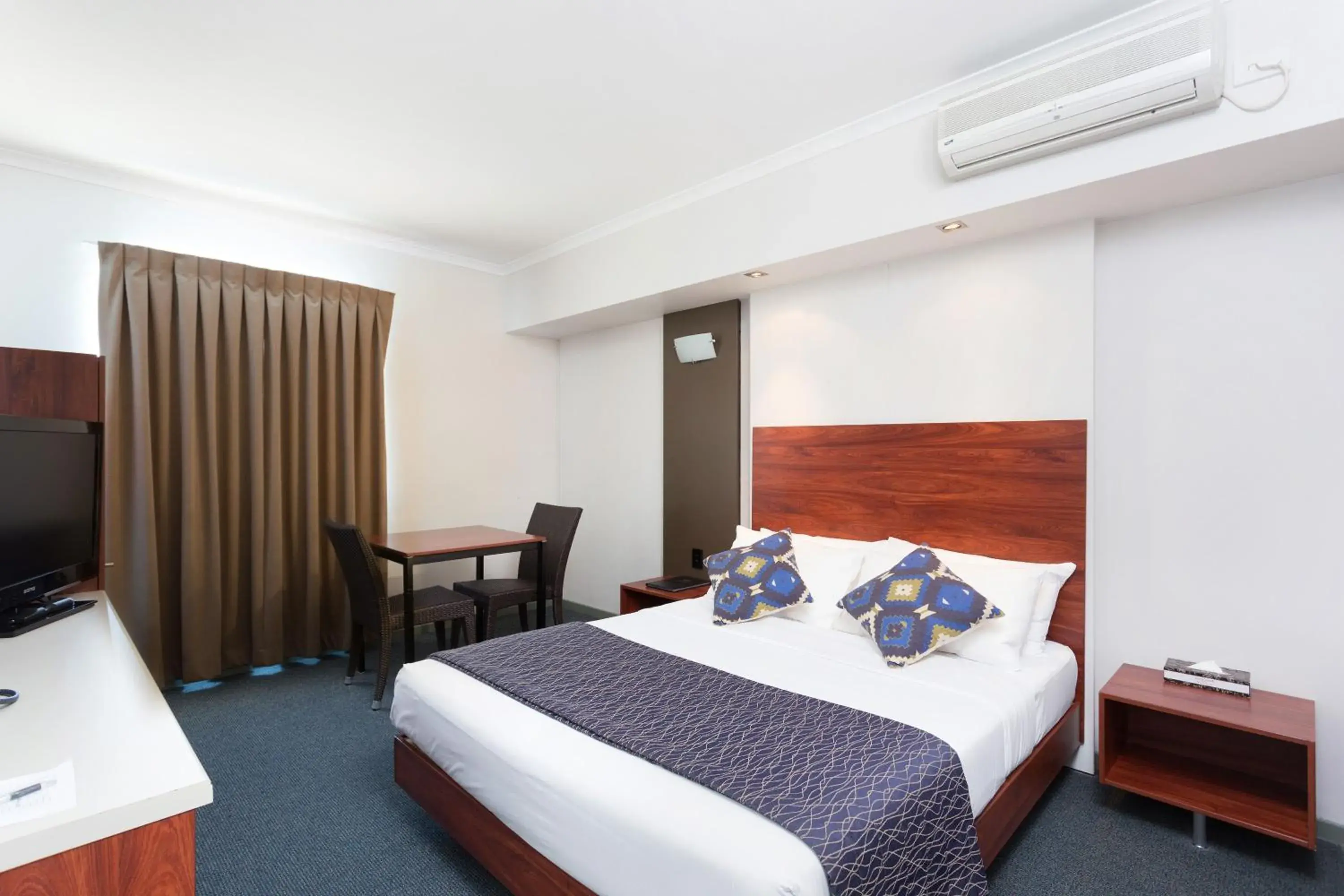 Budget Double Room in Rocklea International Motel Budget Double Room in Rocklea International Motel