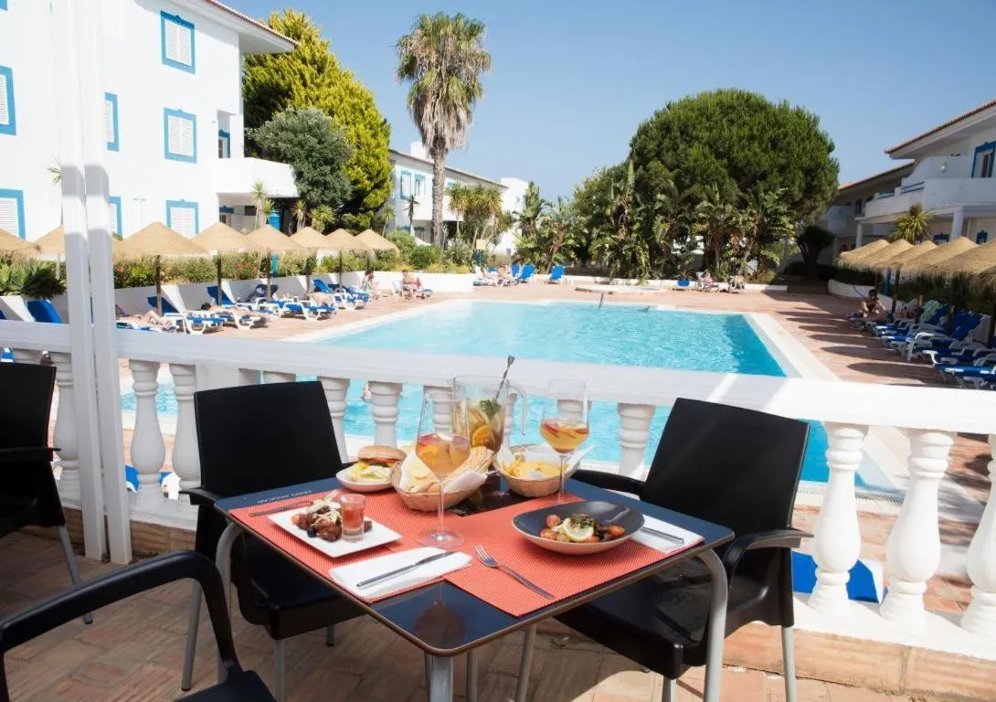Swimming pool in Agua Hotels Vila Branca