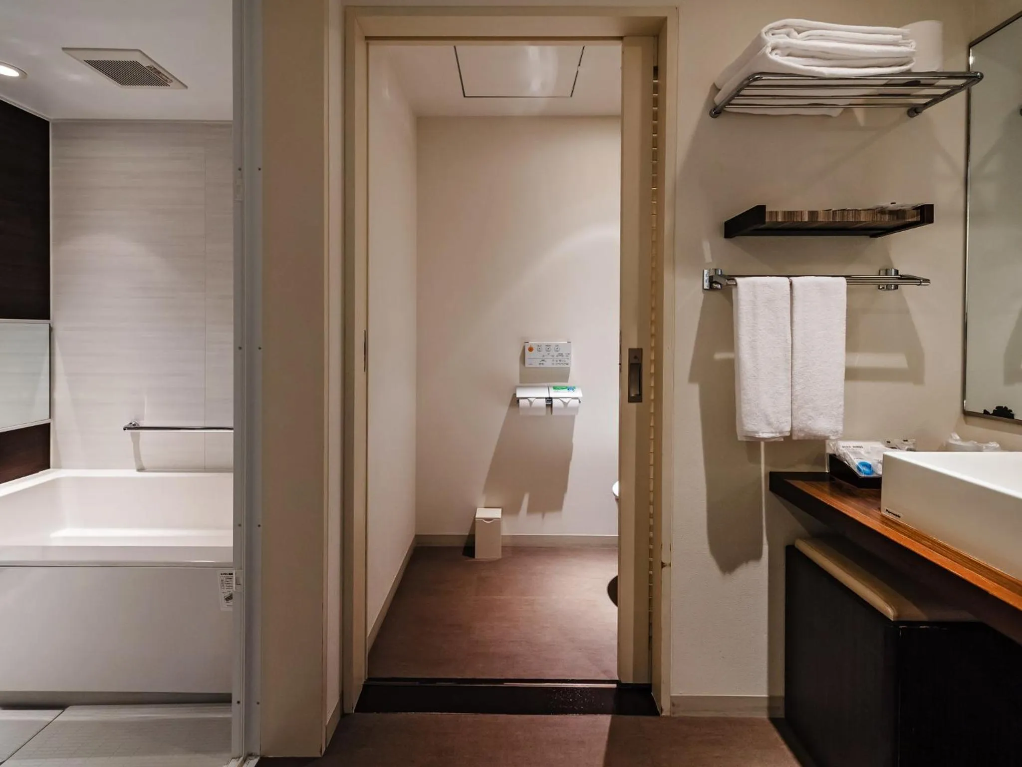 Toilet in Hotel Resonex Nago