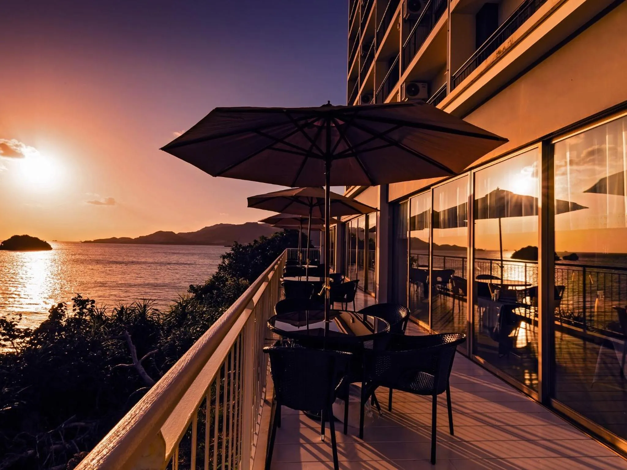 Restaurant/places to eat in Hotel Resonex Nago