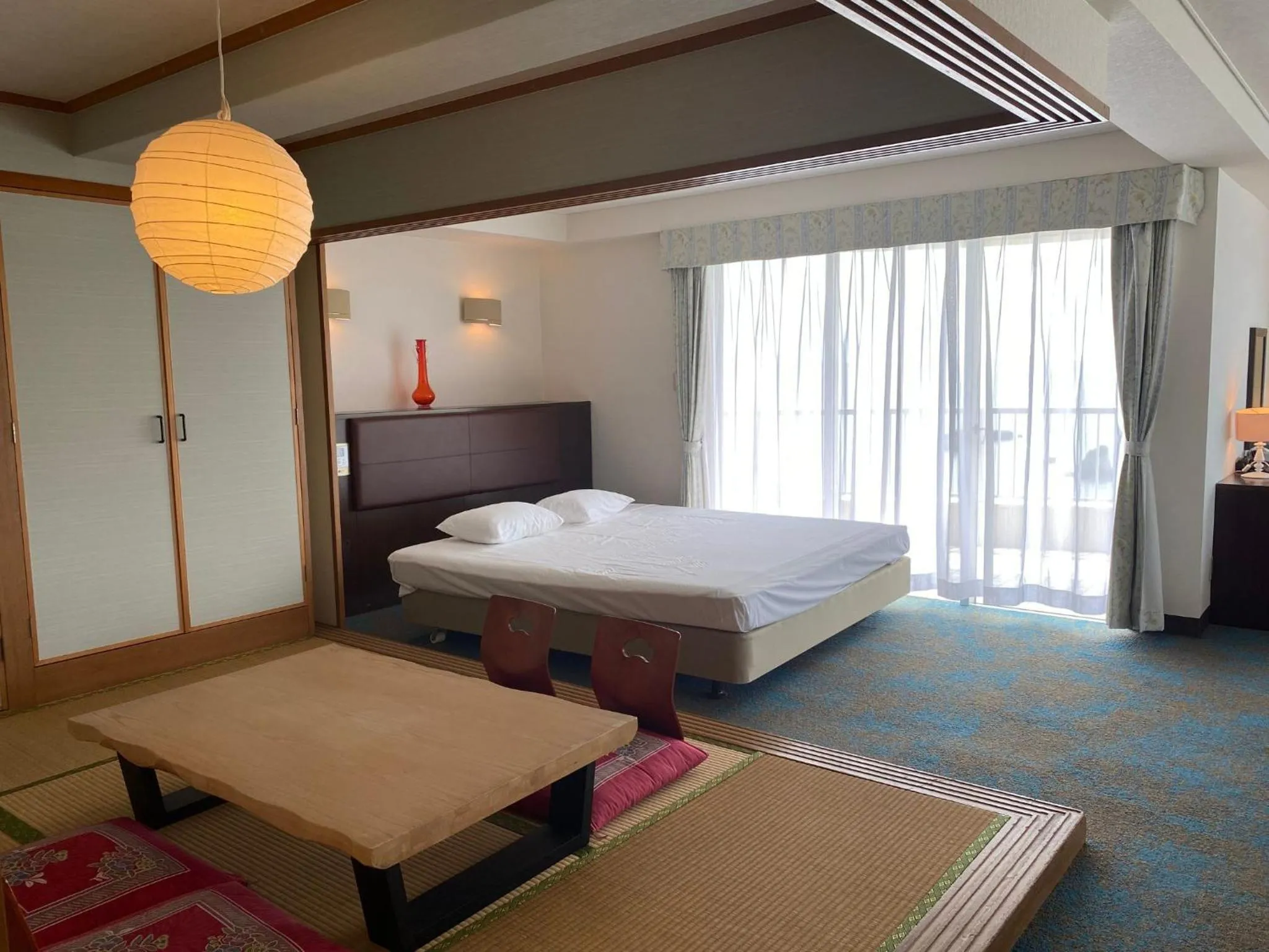 Bed in Hotel Resonex Nago