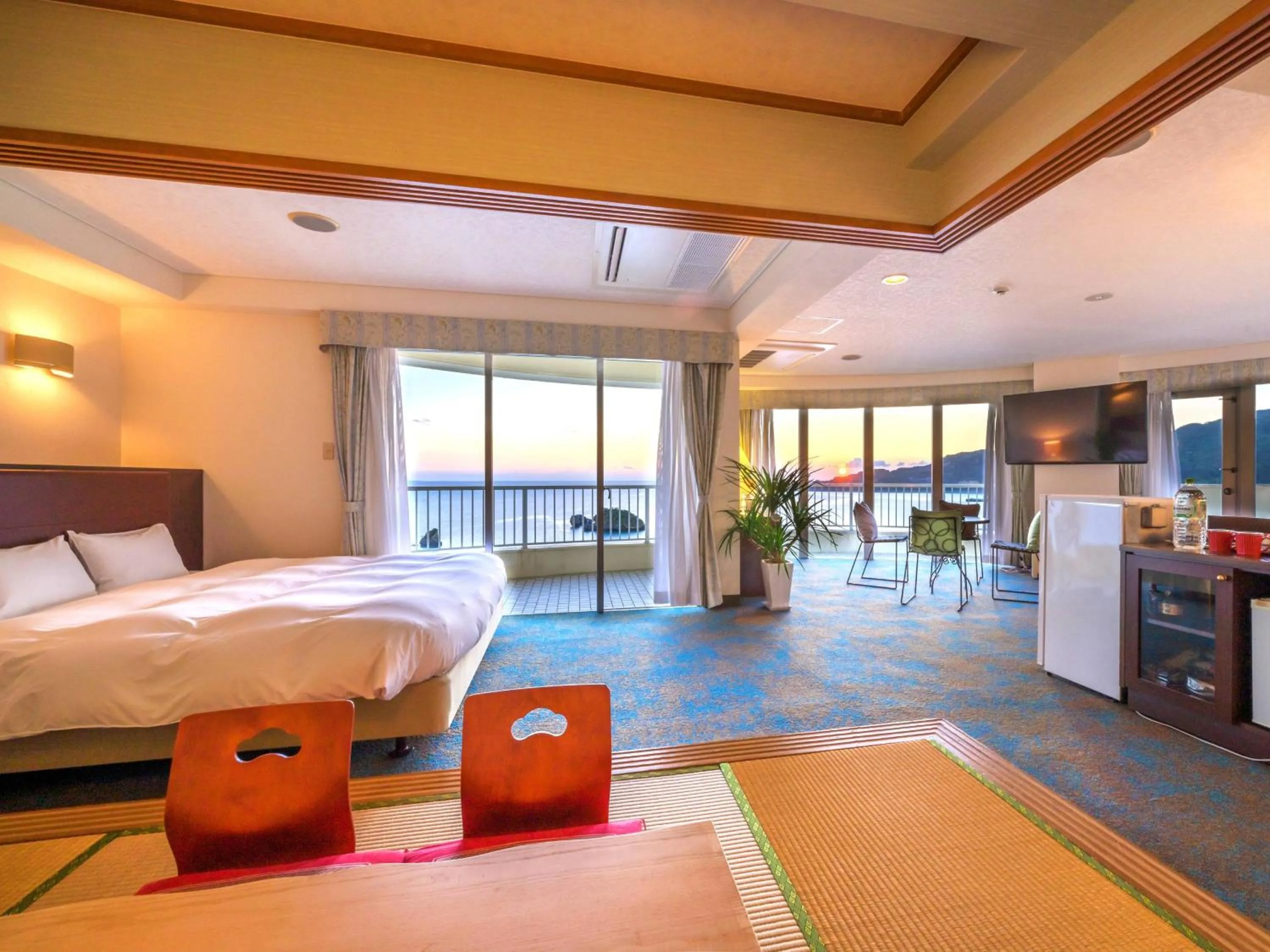 Photo of the whole room, Bed in Hotel Resonex Nago