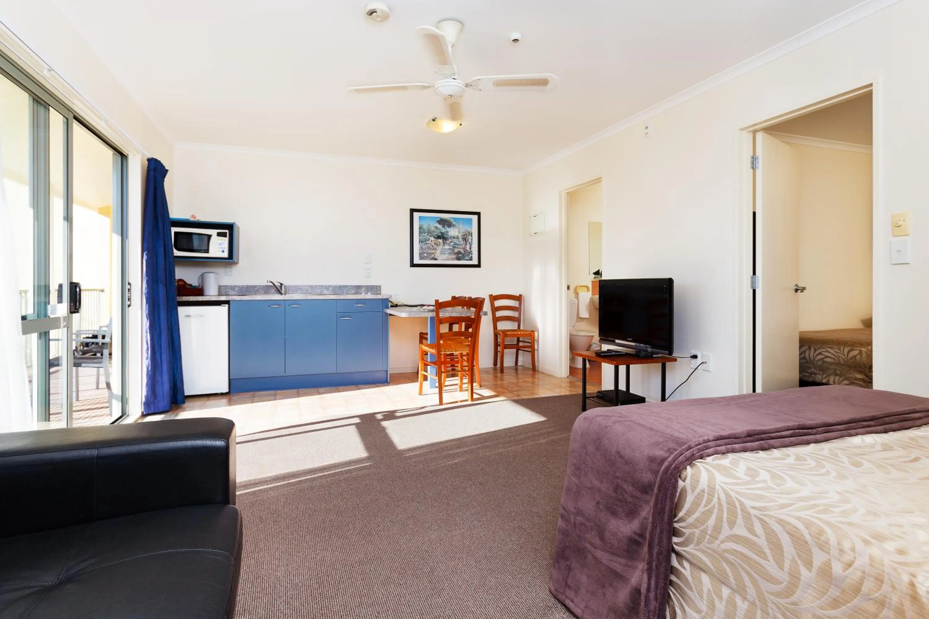 Decorative detail, Bed in Elliotts Kapiti Coast Motor Lodge