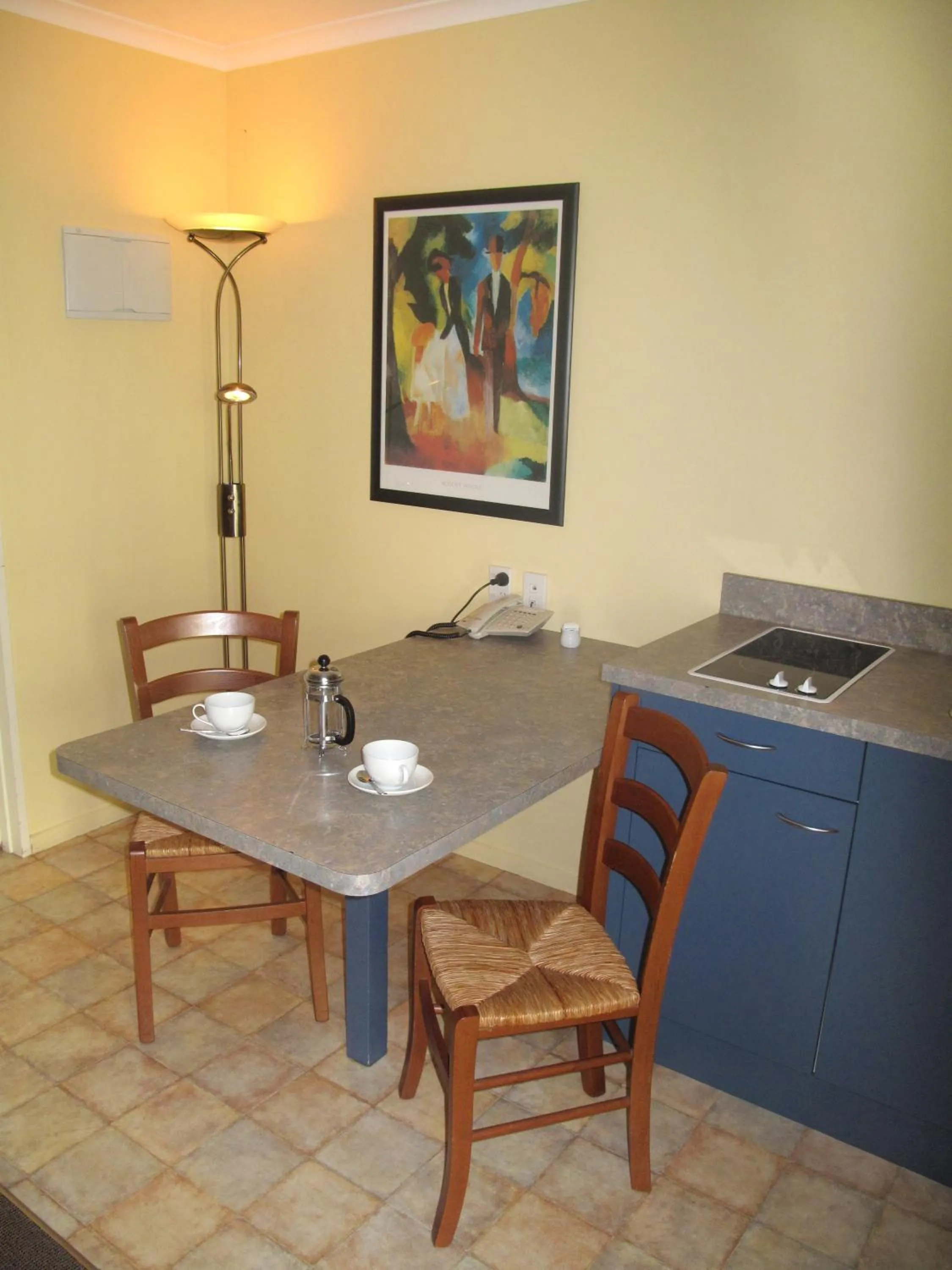 Dining area in Elliotts Kapiti Coast Motor Lodge