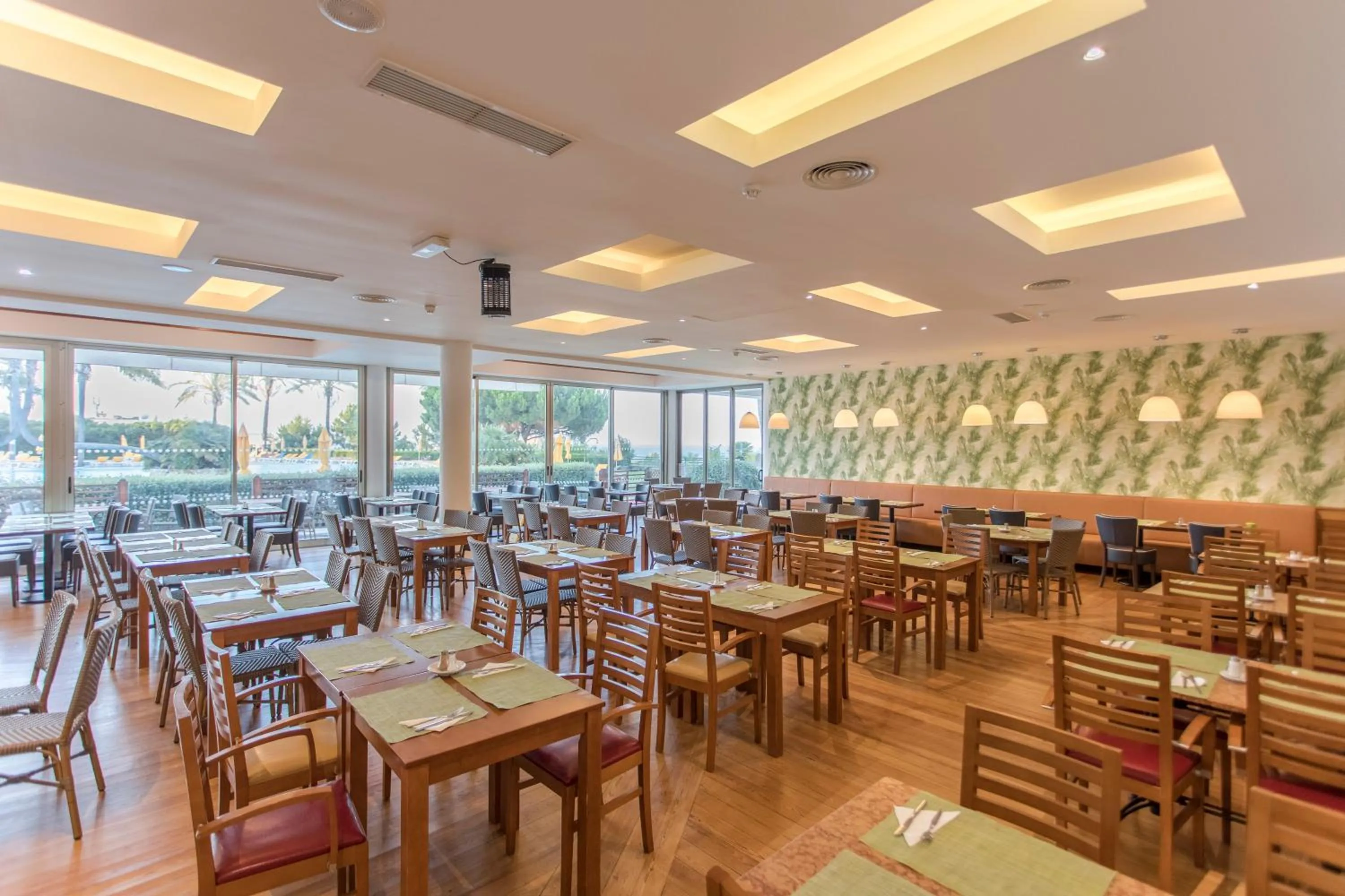 Restaurant/places to eat in Alfagar Alto da Colina