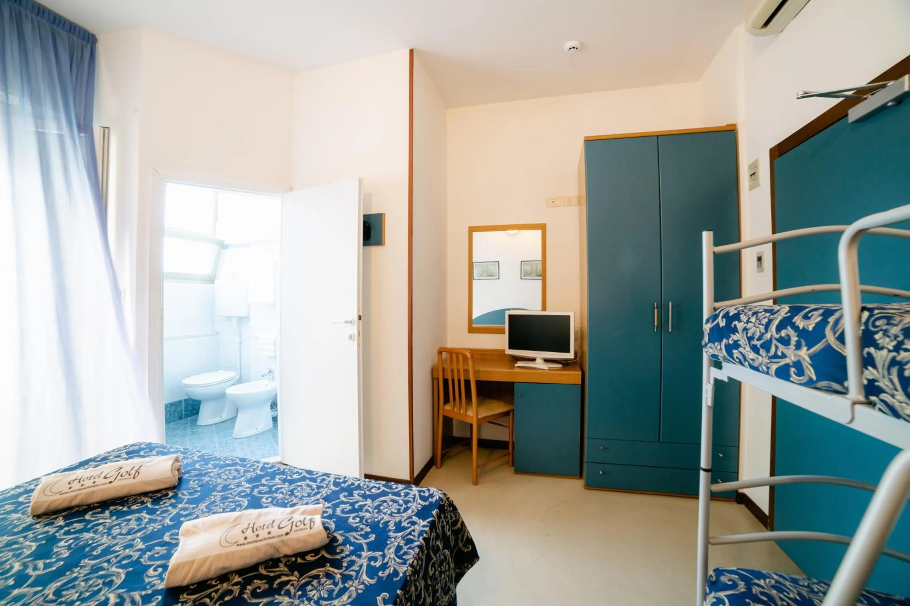 Photo of the whole room in Hotel Golf