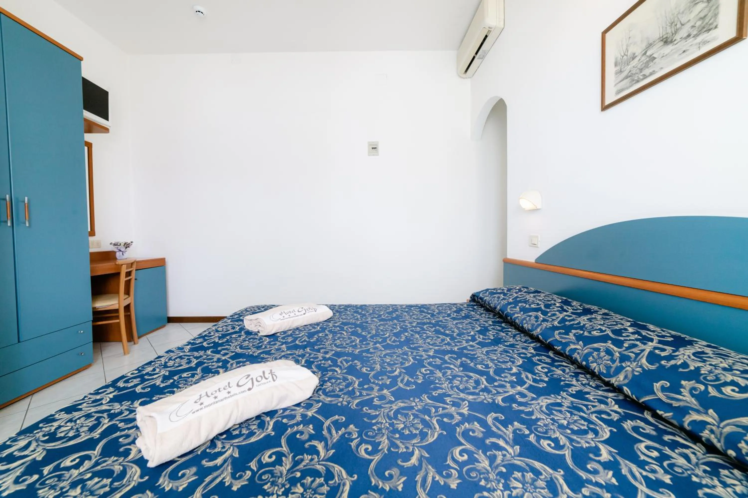 Photo of the whole room in Hotel Golf