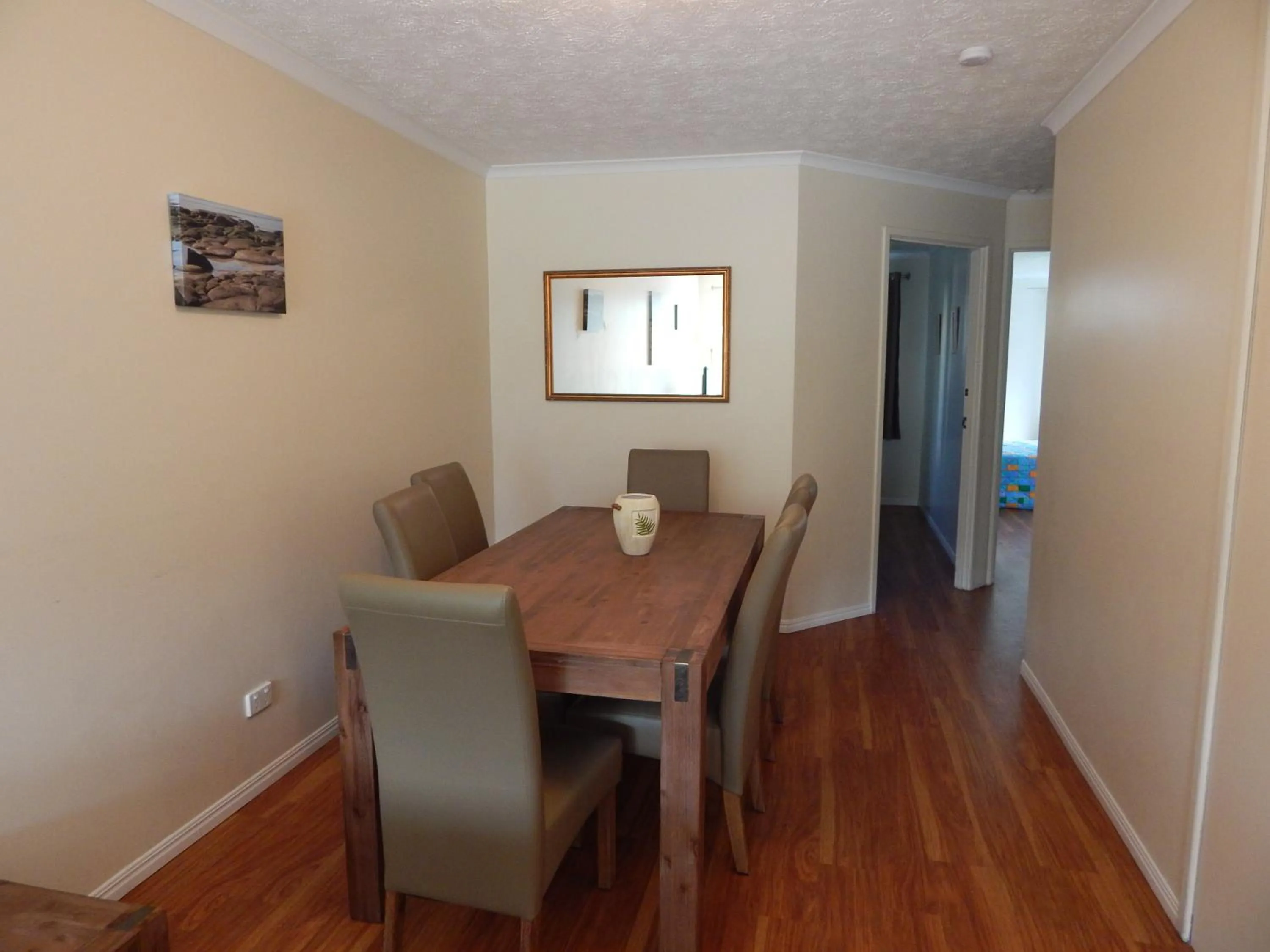 Dining area in Tranquil Shores